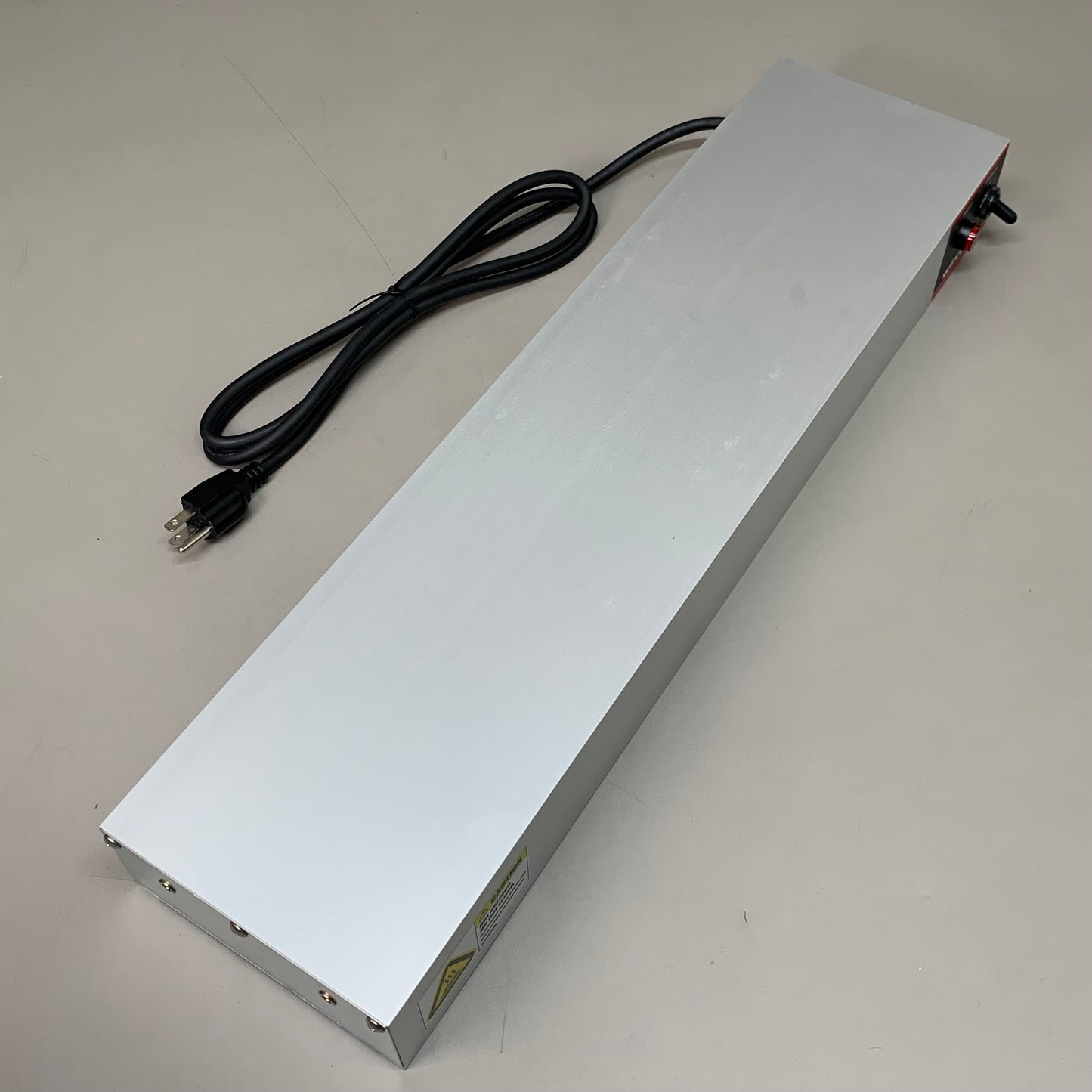 WINCO Single Infrared Strip Heater Aluminum 120V, 500 W ESH-24