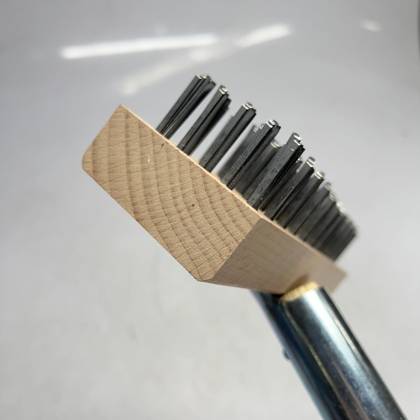 CARLISLE Oven Grill Brush & Scraper W/ Handle  30" Natural 36372500
