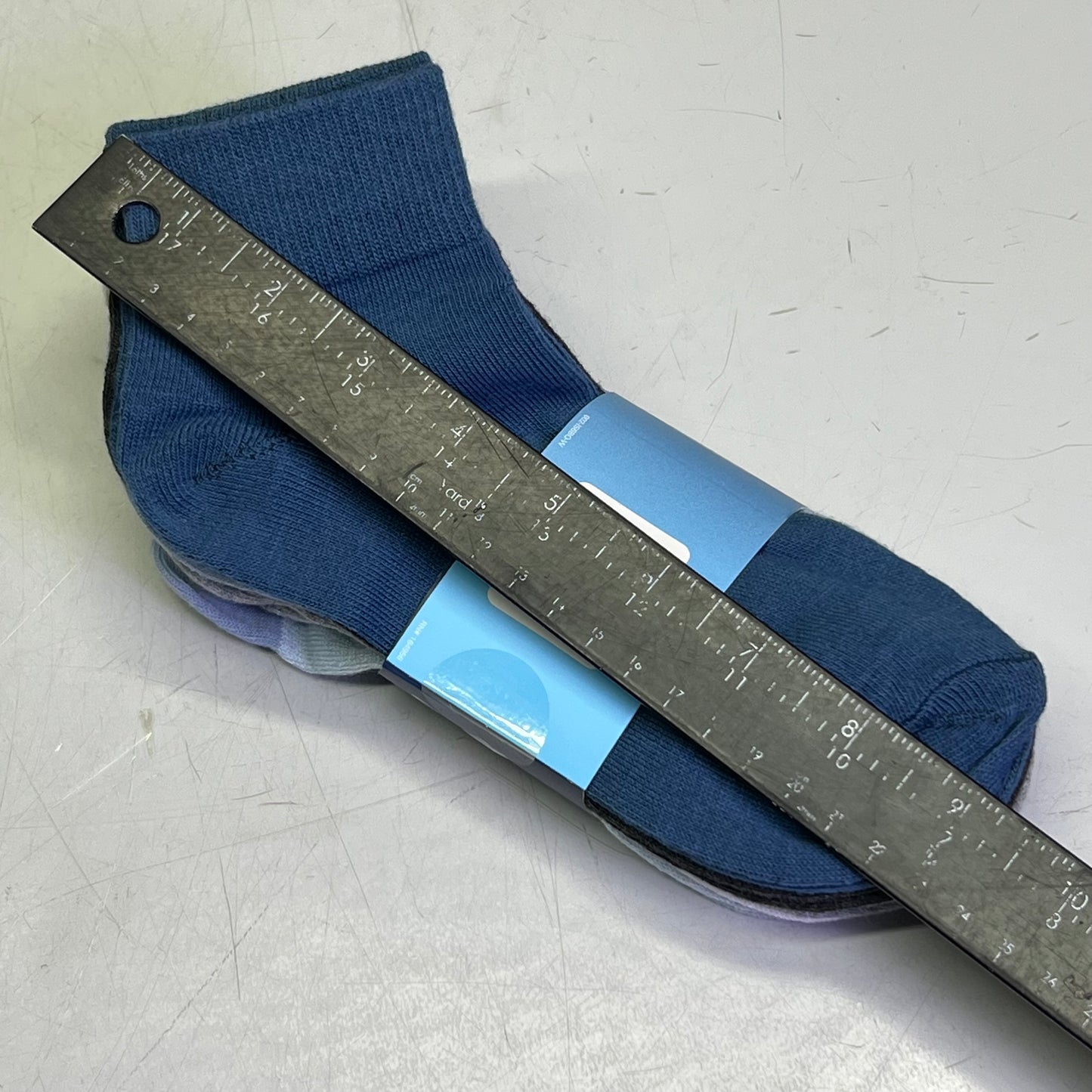 ISOTONER (6 PAIR) Quarter Socks Women's Sz 4-10, Blue