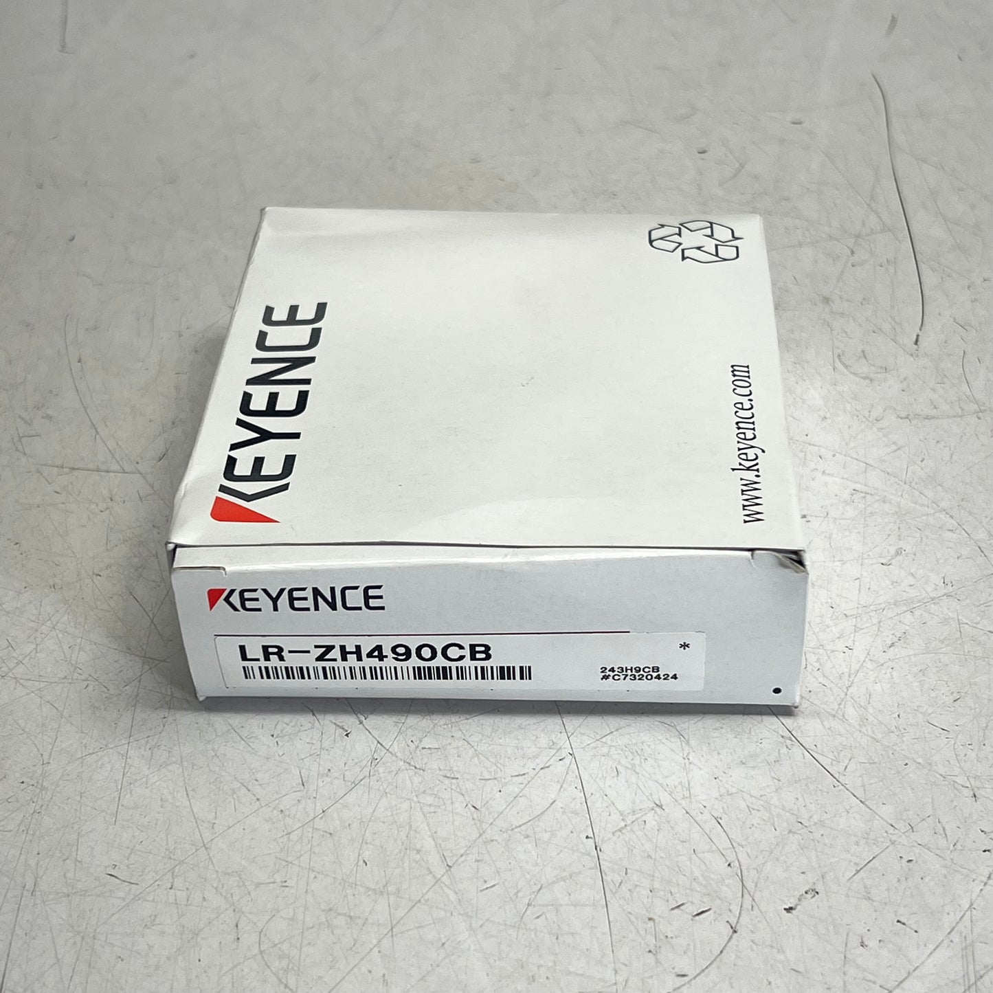 KEYENCE M18 Threaded Mount W/ M12 Connector Laser Sensor LR-ZH490CB