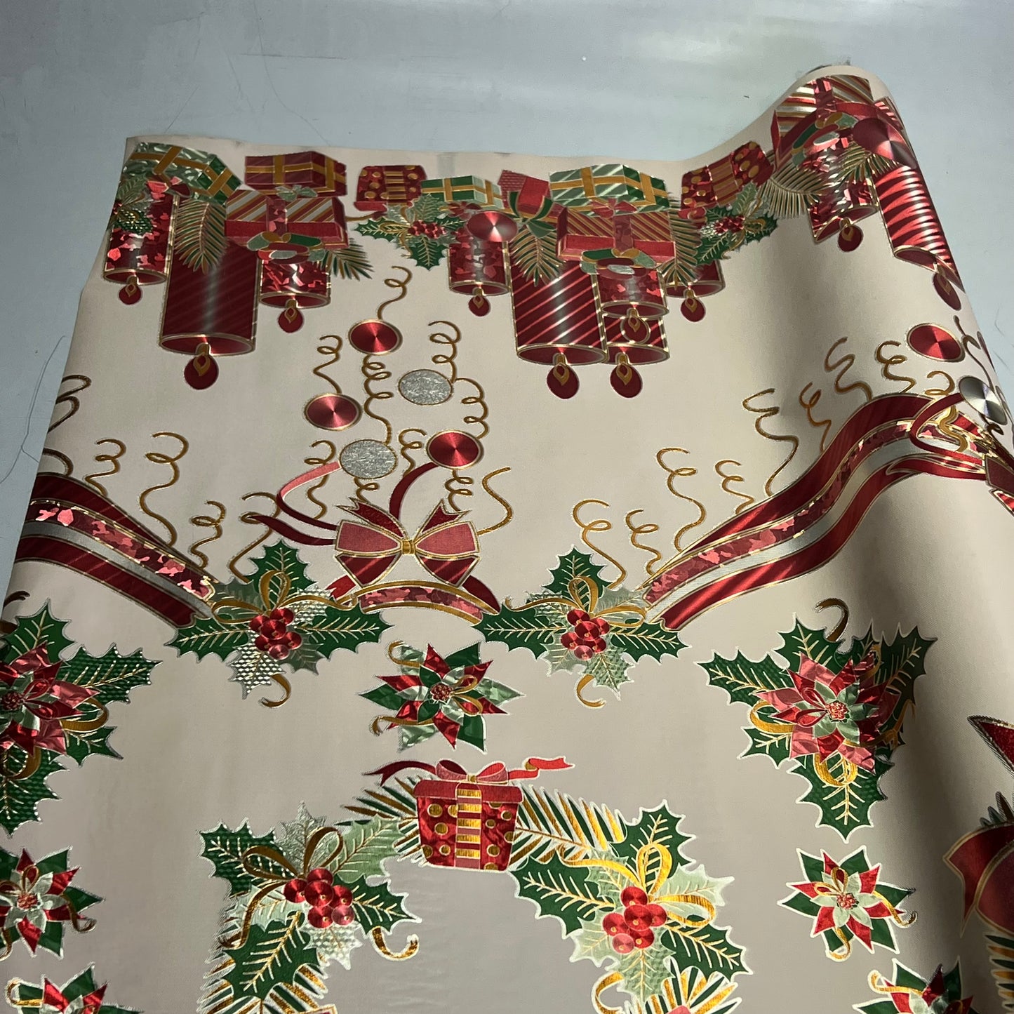 Christmas Wreath Poinsettia & Presents Table Cloth 54"x60' Tan/Red/Green CC8364