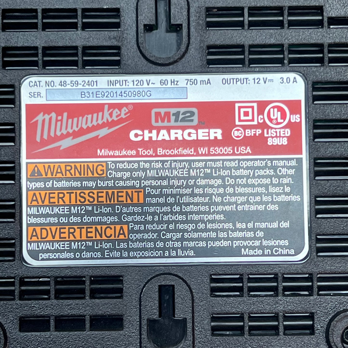 MILWAUKEE M12 Lithium-Ion Battery Charger 12v Output Red 48-59-2401