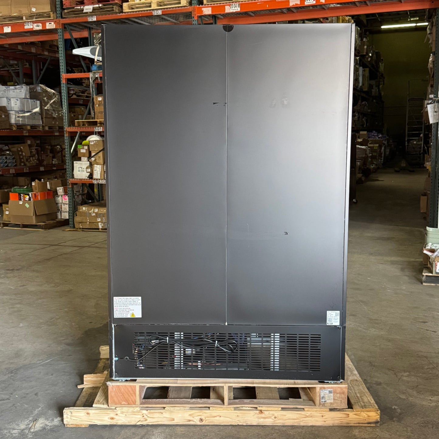 AVANTCO 53" Black Swing Glass Door Merchandiser Freezer with LED Lighting 178GDC49HCB (Cosmetic Damage - 100% Working)