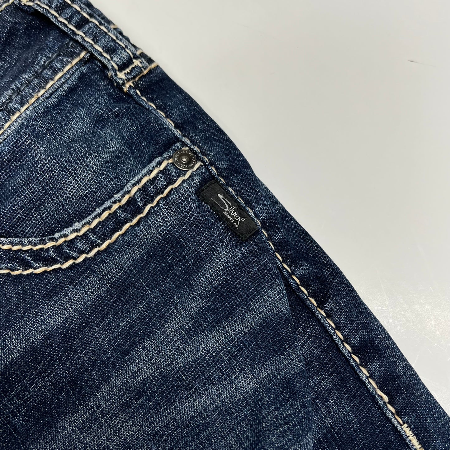 SILVER JEANS CO Mid Rise Straight Luxe Stretch Jean Women's Sz 31/36 Aurora