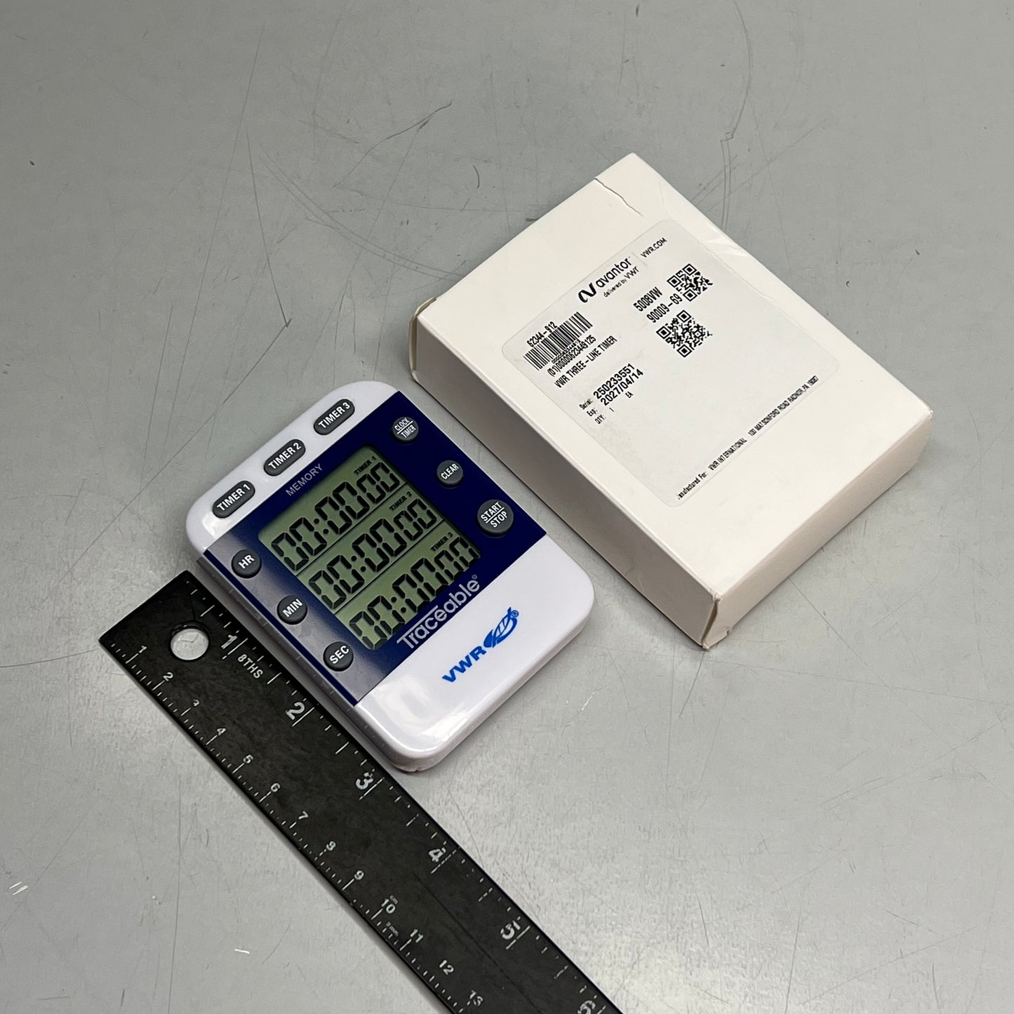 VWR Traceable Triple-Display Digital Timer Built In Stand / Magnet  UX-94461-23