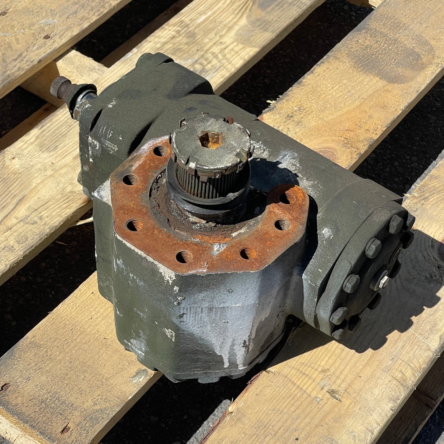 Z@ OSHKOSH Sheppard Hydraulic Steering Gear Box (M110SAB2 ?) (Used)