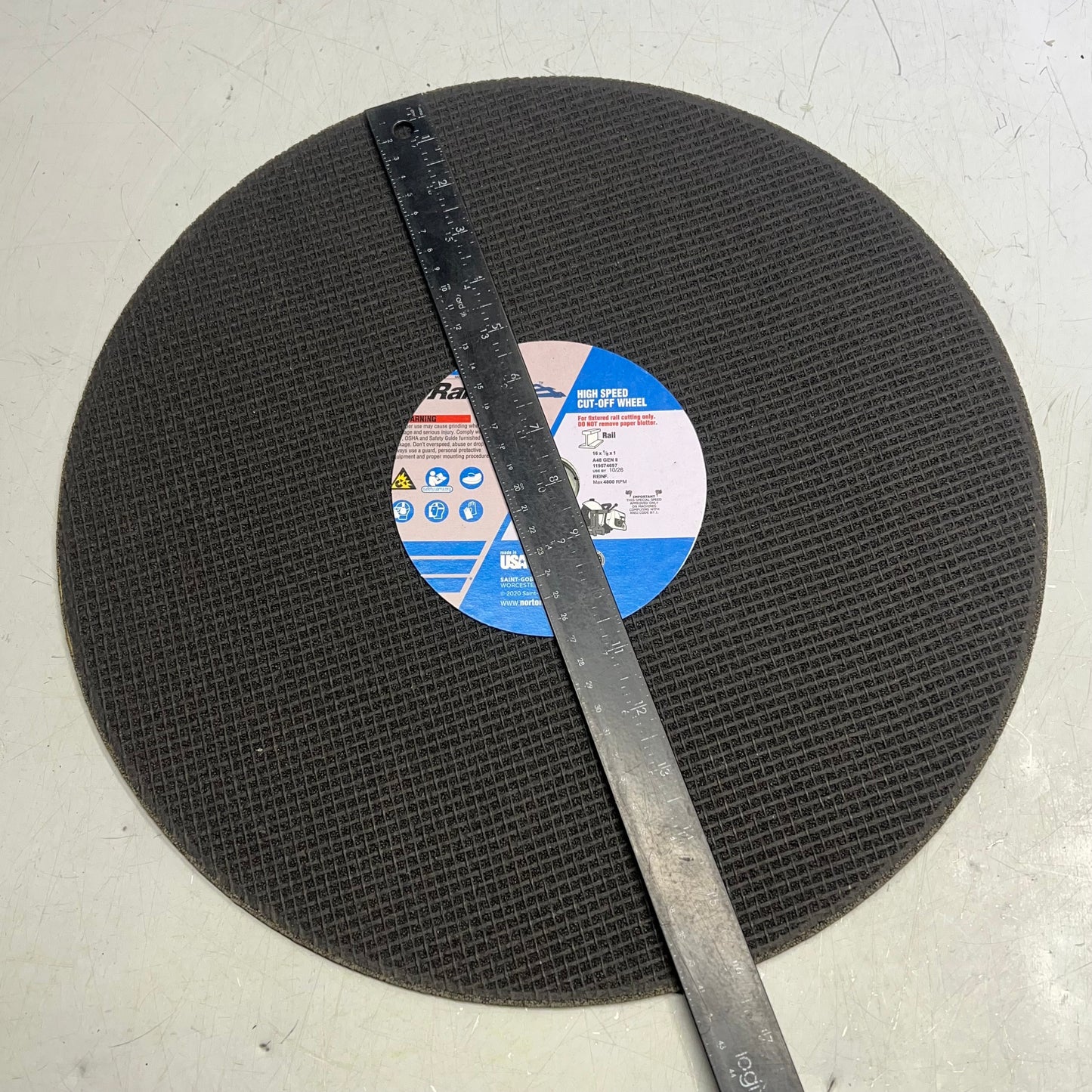 NORTON (2 PACK) RailCut X Coarse Grit Cut-Off Wheel 16" X 1/8" X 1" 66253335024