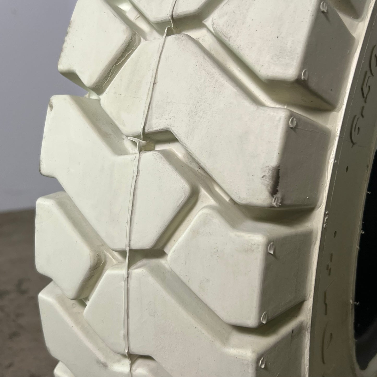 MAXAM MS701+ TR Industrial Forklift Tire 6.50-10 White