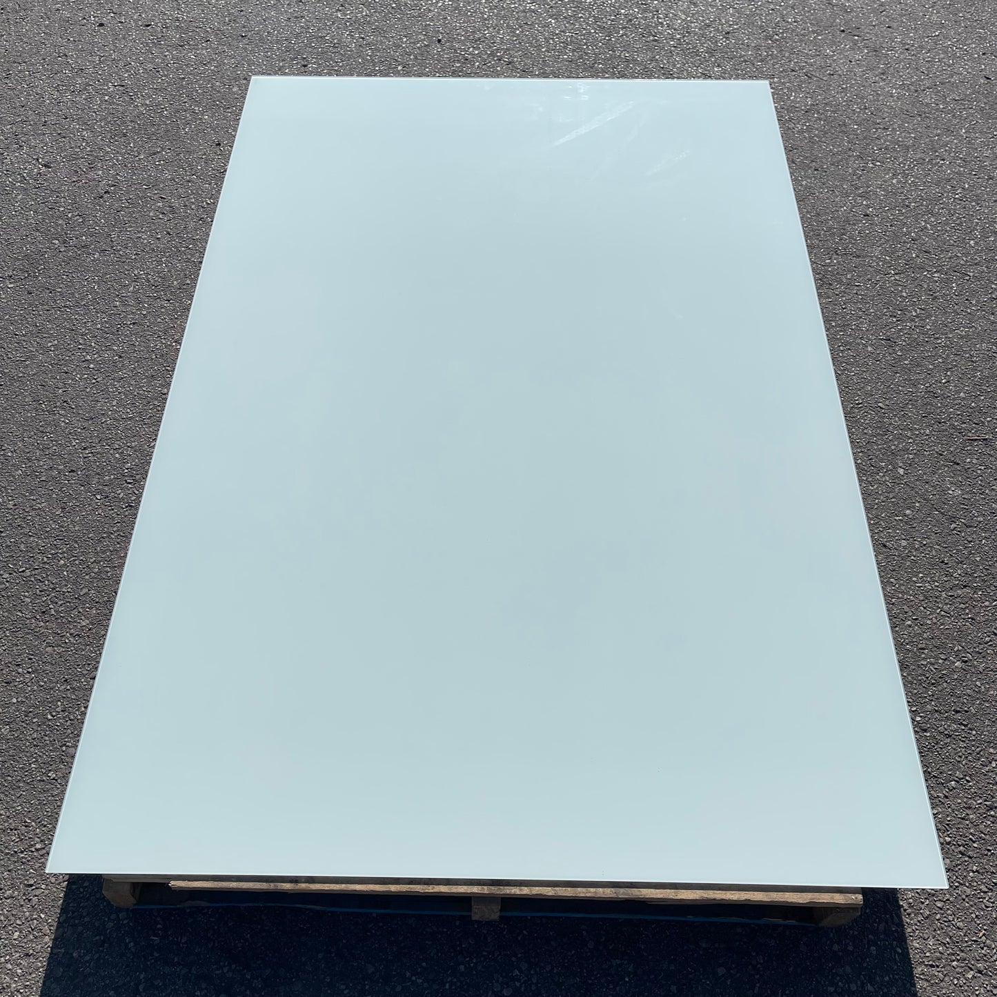 ZA@ Pallet of MOORECO Visionary Glass Board 4’ x 6’ 83845 (AS-IS)