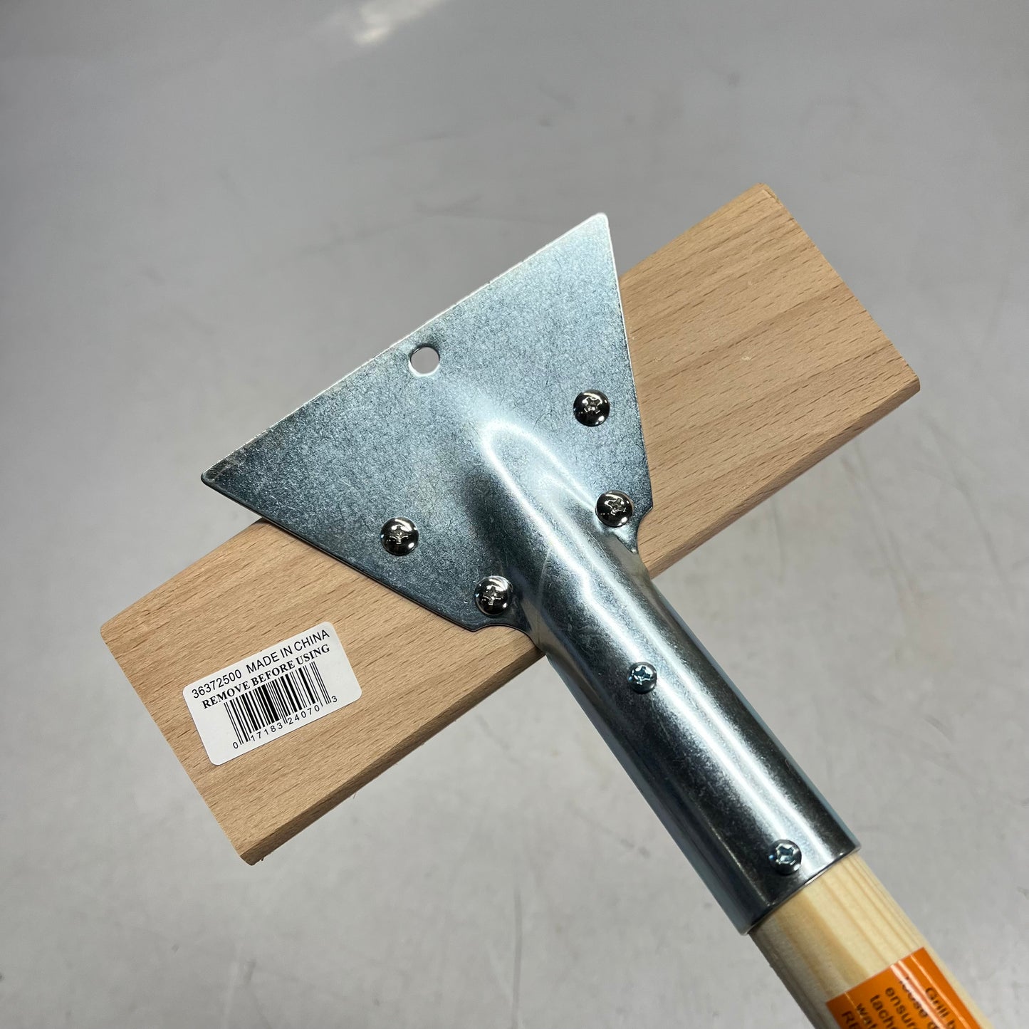 CARLISLE Oven Grill Brush & Scraper W/ Handle  30" Natural 36372500