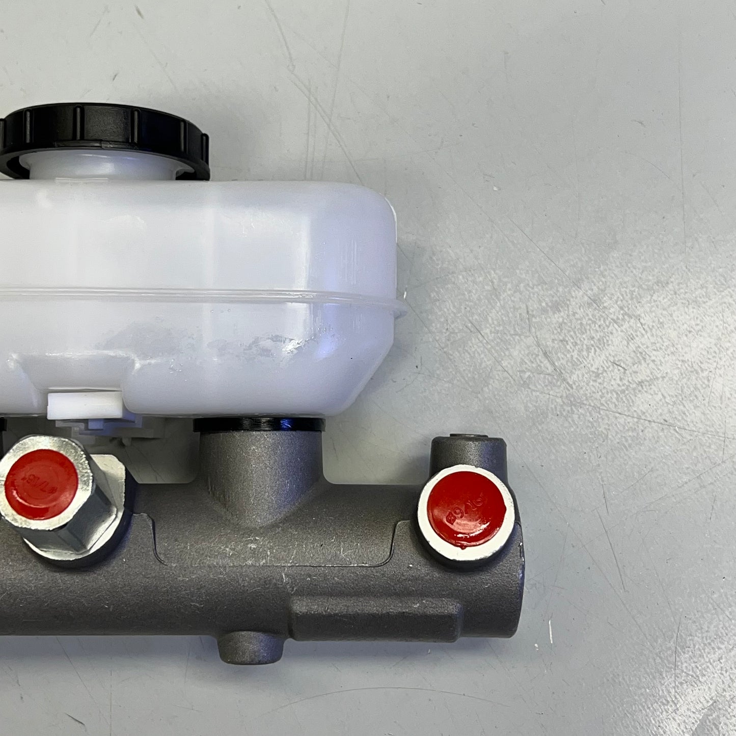 NAPA BRAKES Ultra Premium Master Brake Cylinder For Ford Vehicles 62-M4558