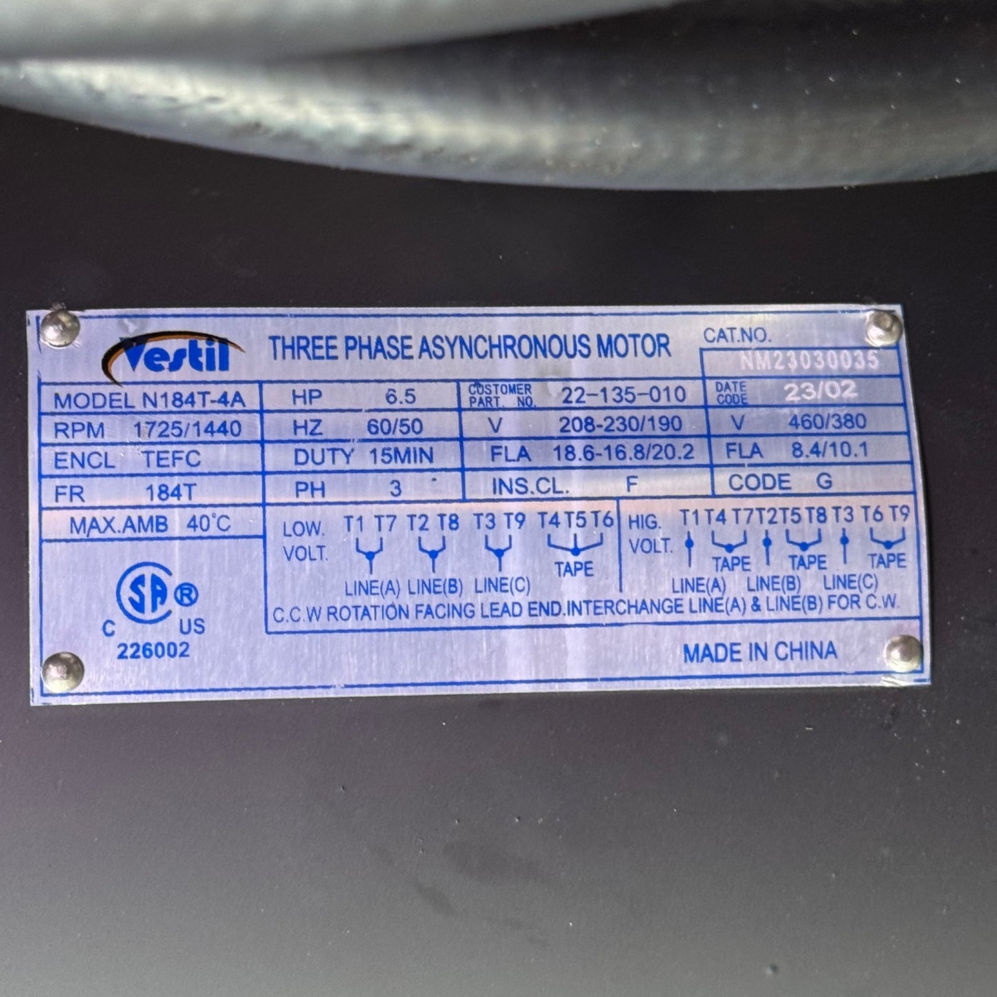 VESTIL Three Phase Asynchronous Motor For Loading Docks 6.5HP Capacity 6000 Lbs 208/230V 32"L x 13"W x 28"H Black & White N184T-4A