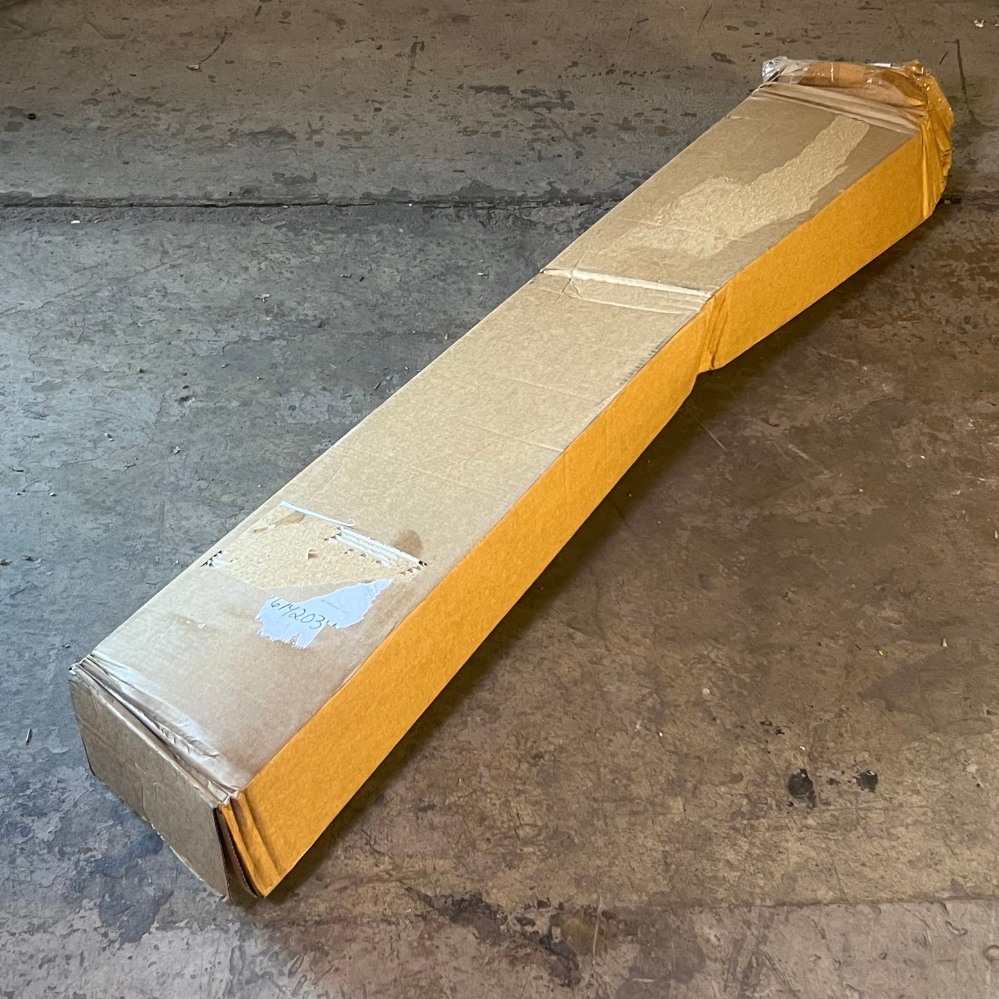 FORD Hs Bugflector Smoke 60"L, 23815 (New Other, Distressed Box)