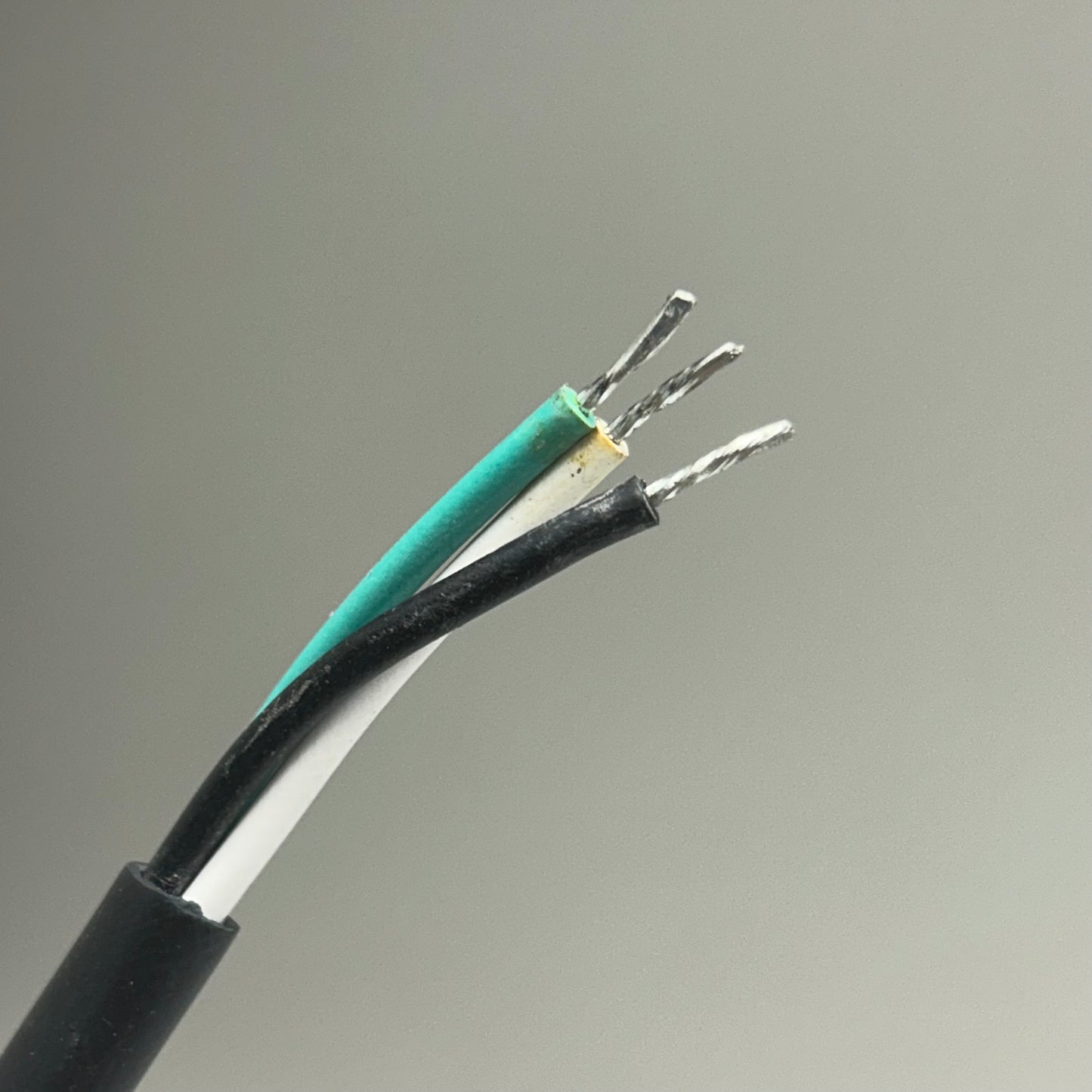 SUNCO LED Area/ Parking Lot Light 80/100/120W White AXL-150-SEL-WHIT-T5-SQ/RP