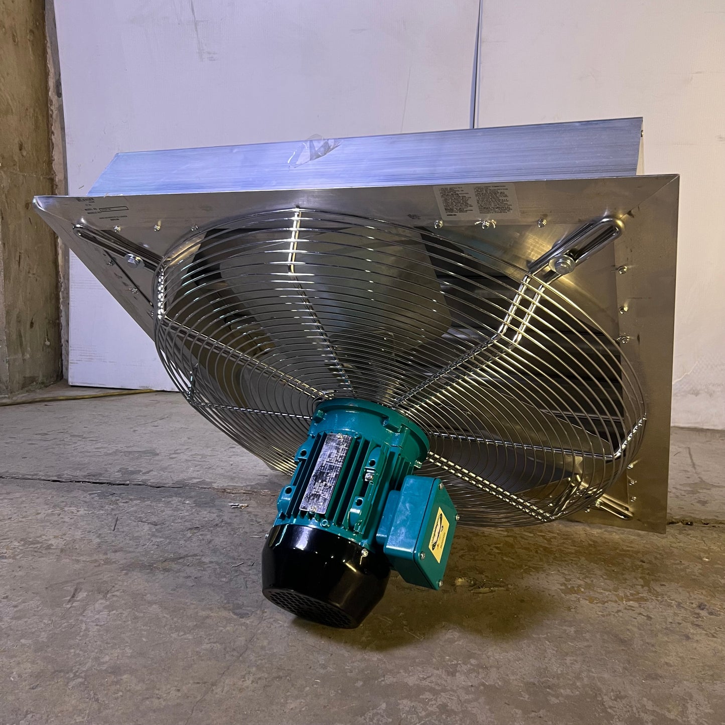 CANARM Shutter Mounted Exhaust Fan Direct Drive 5500 CFM 230/460v 1/3HP AX24-1M