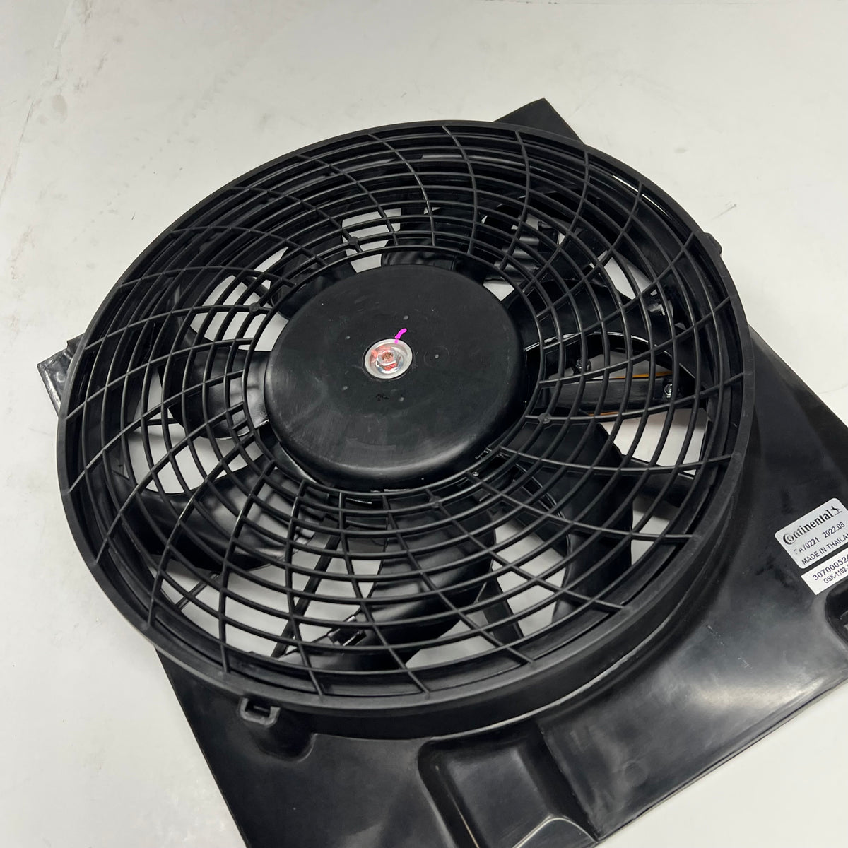 CONTINENTAL Radiator Fan Assey For Saturn Vehicles 3 Terminal Black FA70221