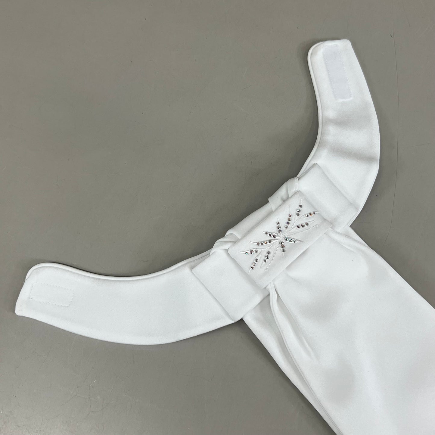 SAMSHIELD Plastron Flower Equestrian Riding Tie Women's Sz XS/S Holo White