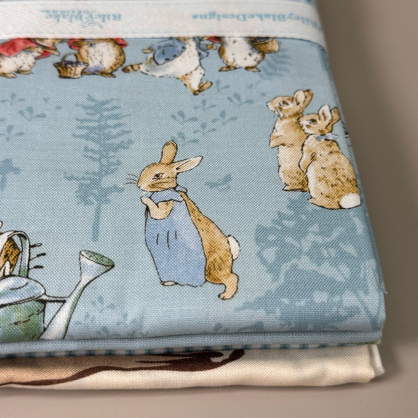 RILEY BLAKE DESIGN The Tale of Peter Rabbit Fabric 6 Cuts of 1 Yd Blue 1Yd14700B