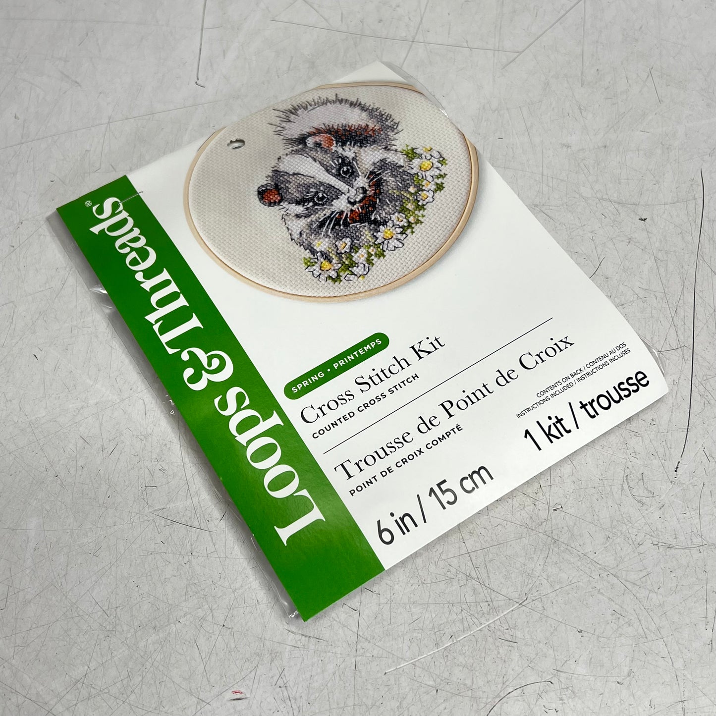 LOOPS & THREADS Punch Needle Kit, Cross Stitch Kit & Embroidery Kit  6" 797609