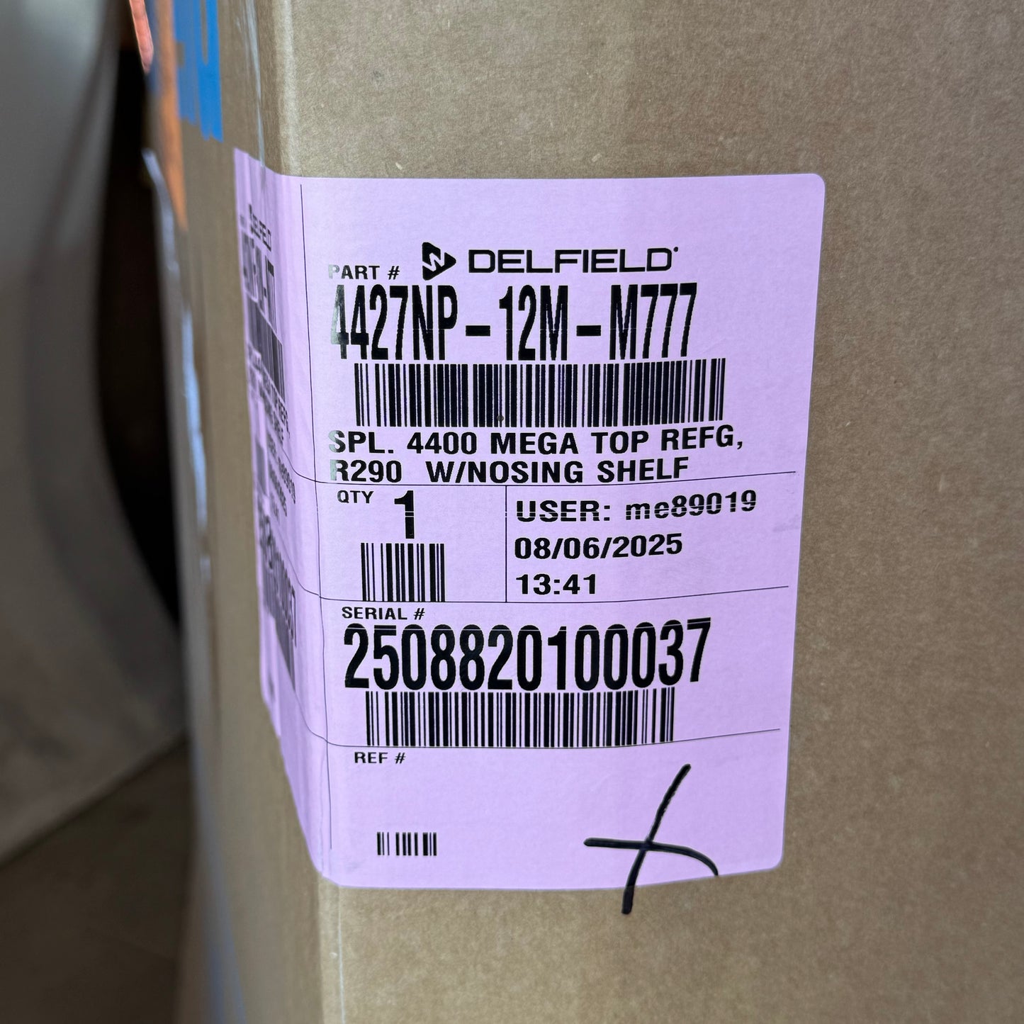 DELFIELD 4400 Mega Top Refrigerator, R290 W/Nosing Shelf Sz 27"W x 30.5"L x 36"H 4427NP-12M-M777