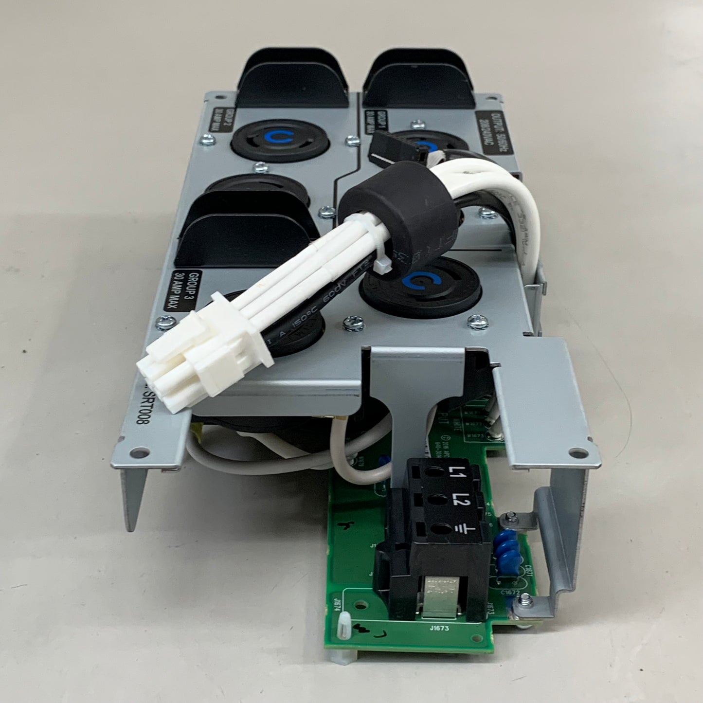 APC Smart-UPS SRT Power Distribution Unit 5.31"x11.73"x3.70" SRT008