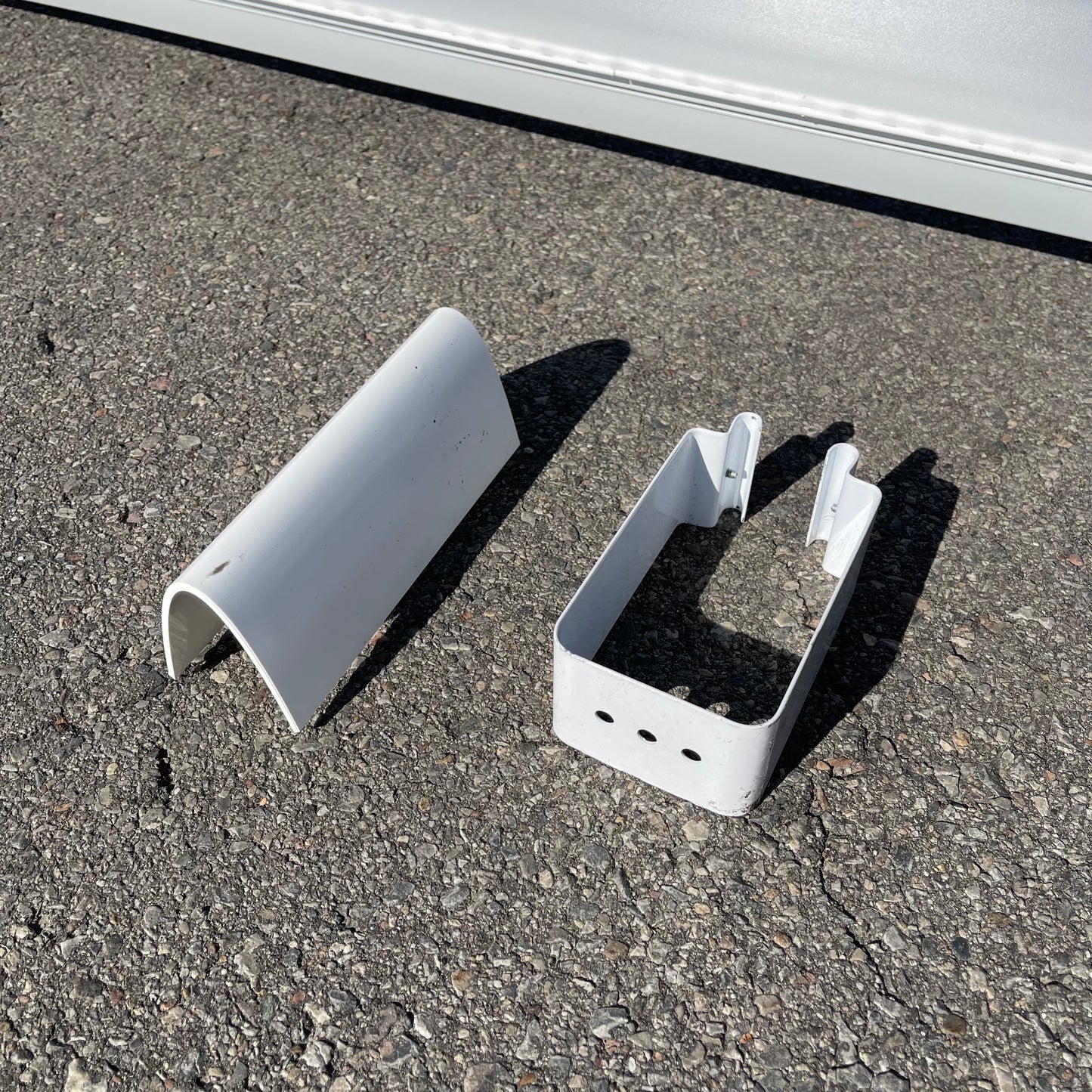 LUMINATION Low Bay LED Fixture LUS Series 8’ L White LUSC8A0A0V1T40VQCSWHTE