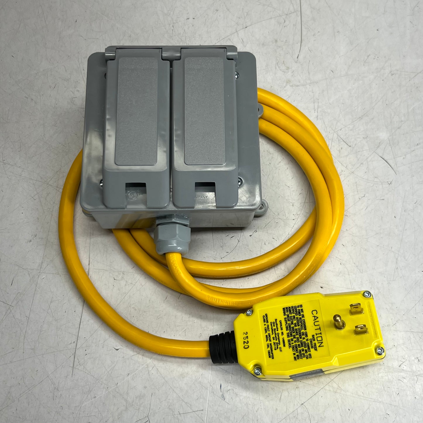 SOUTHWIRE Shockshield Portable Cordset, Manual Reset 120V/15A 6 Ft, Yellow & Grey 14880003-3