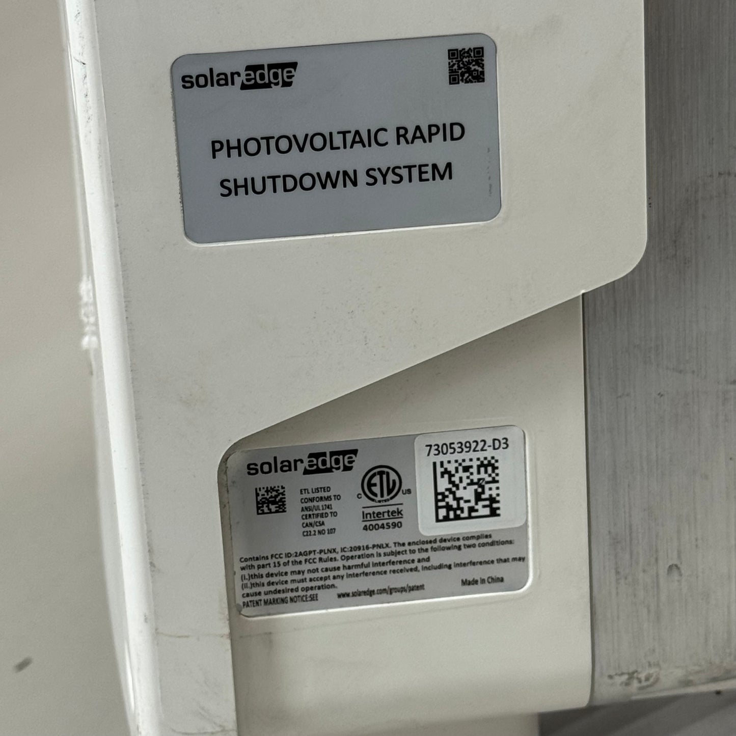 SOLAREDGE Photovoltaic Rapid Shutdown System  14"x11"x6" White 73053922-D3 (As-is (See Images))