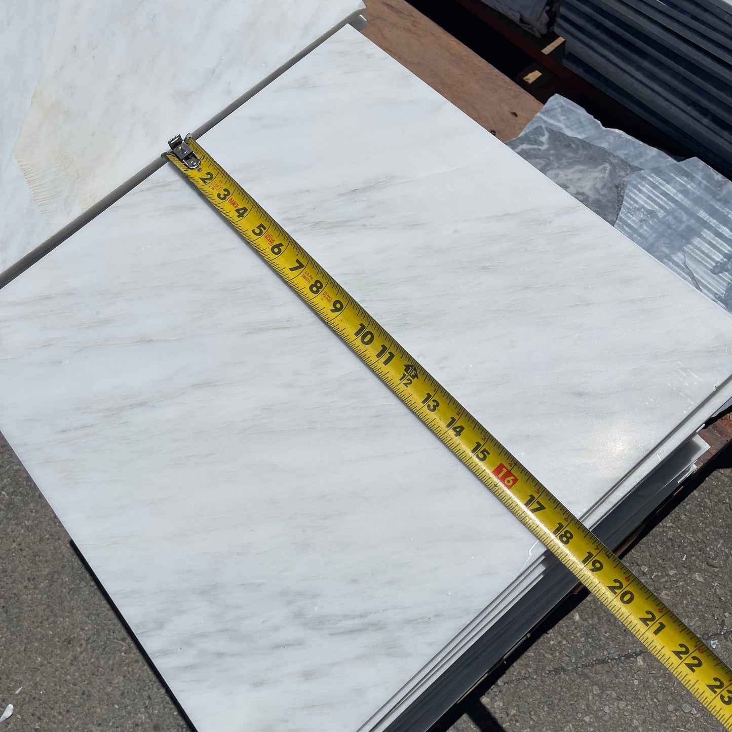ZA@ Pallet of RIAD Casablanca Carrara & Bardiglio Grey Tiles 18"x18" (Some Broken, see images)