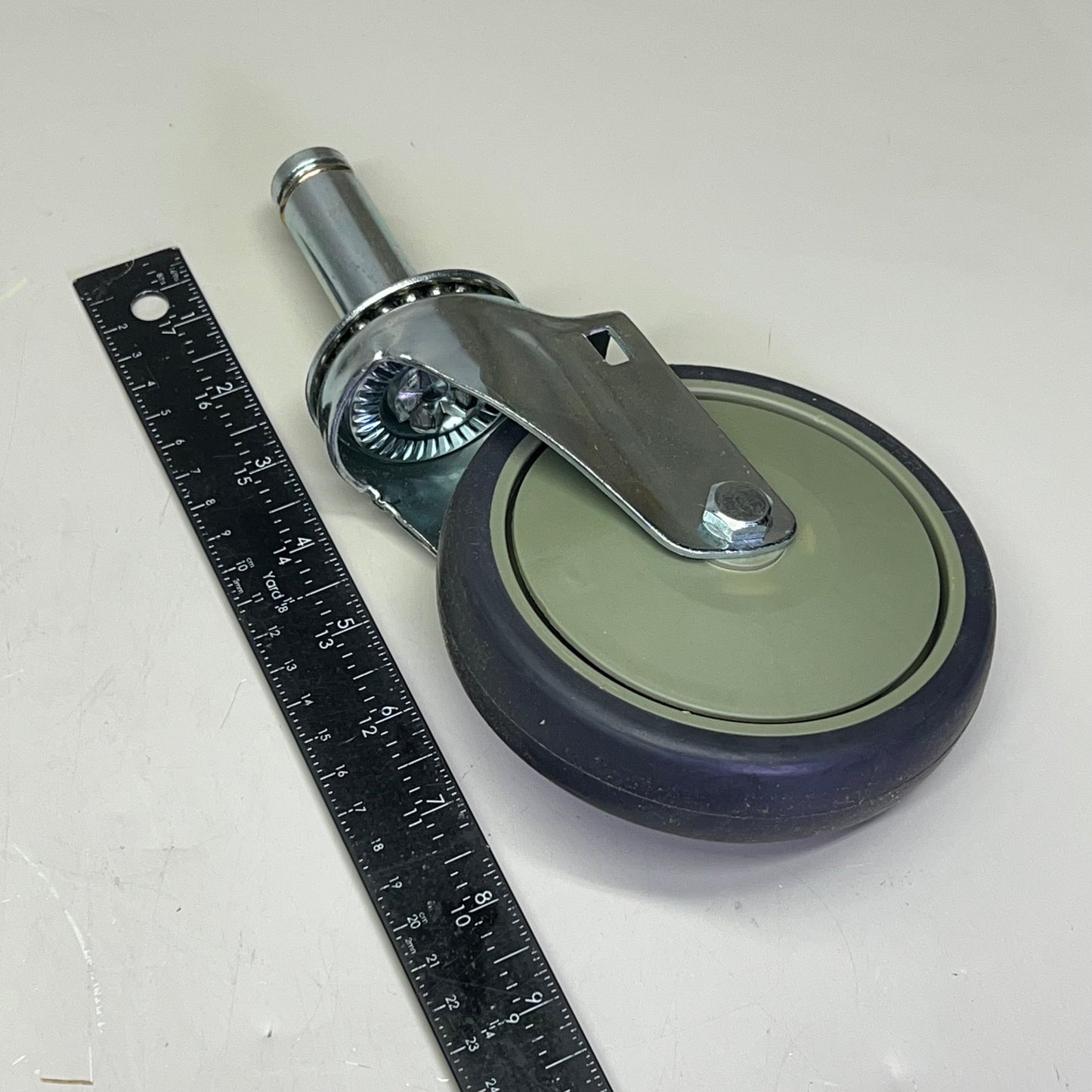 QUANTUM STORAGE Swivel Stem Caster Kit For Wire Shelving 5"x1"x1/4" WR-00H