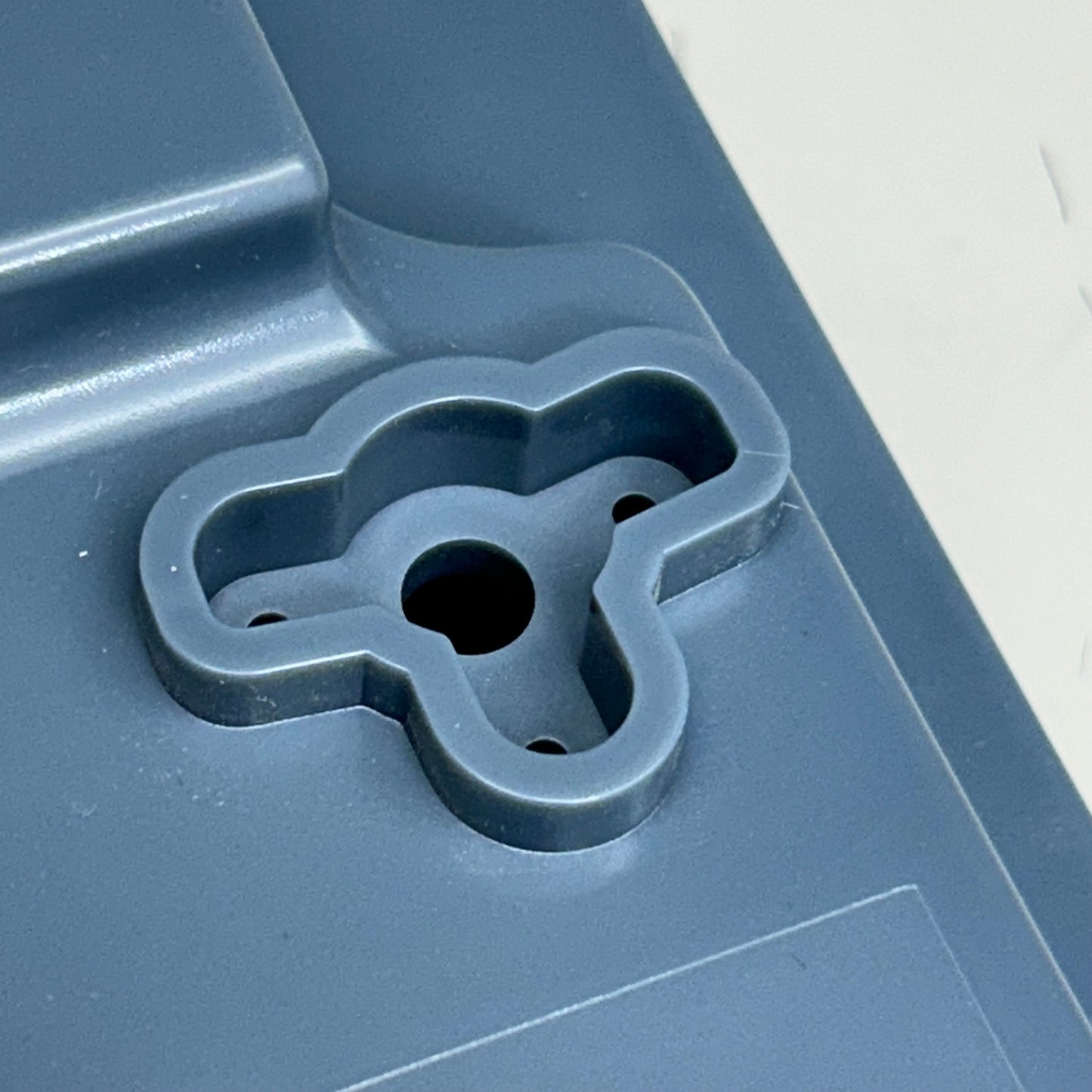 ZA@ Pallet of (Apprx 770+) AQUASENSE Outdoor Smart Valve Enclosure (Only) Replacement Part Grey & Grey Blue