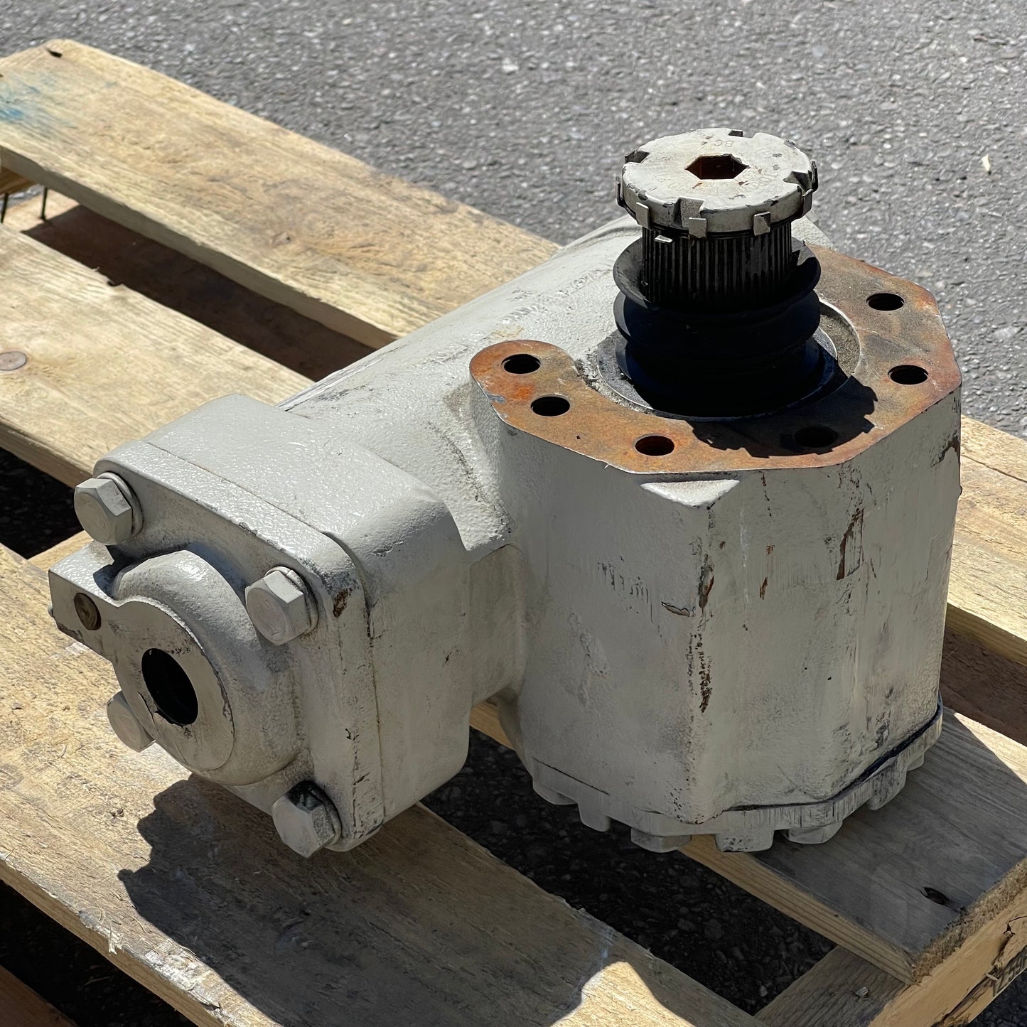 Z@ OSHKOSH Sheppard Hydraulic Steering Gear Box M110SAB2 (Used)