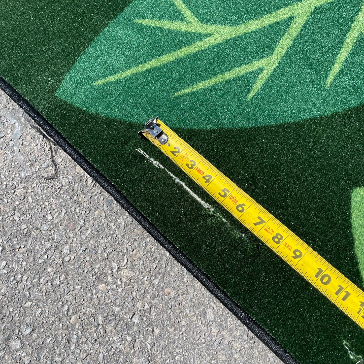 ZA@ LAKESHORE Natural Accents Leaves Carpet Roll Green (AS-IS)