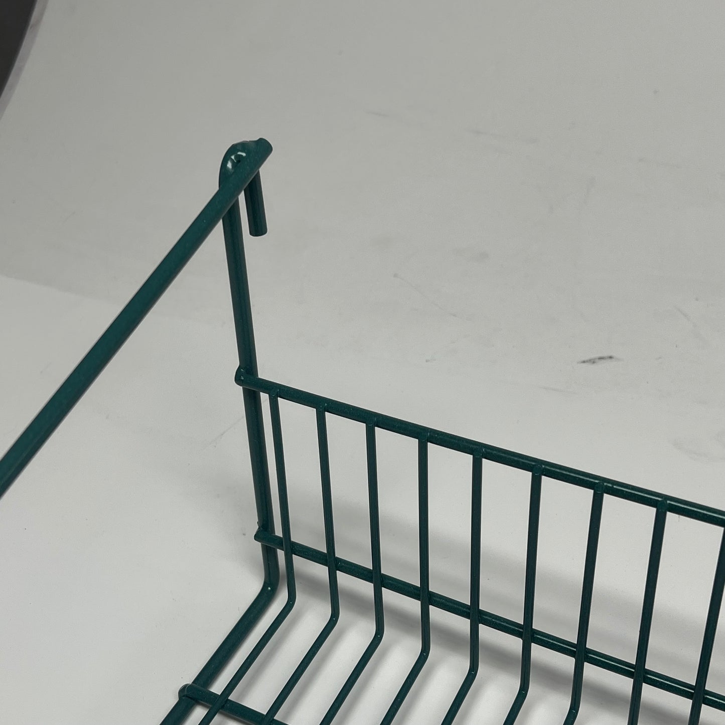 QUANTUM FOODSERVICE Store Grid Shelve w/ Hooks 36"x18"x7.5" Green SG-LS1836P