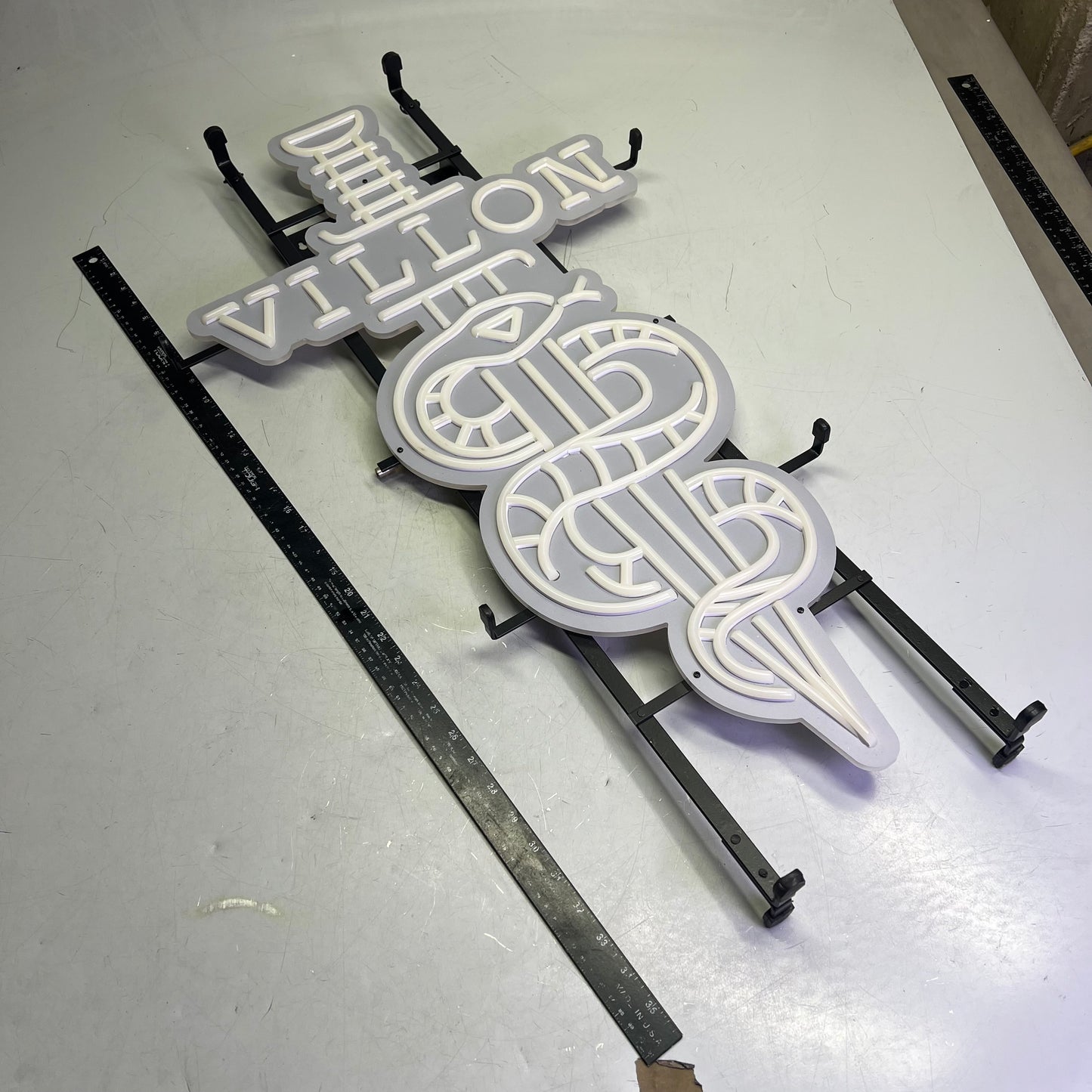 ZA@ VILLION LED Neon Light Sword W/ Wrap Around Snake 35"x20"