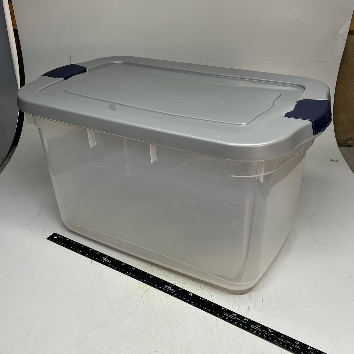ZA@ RUBBERMAID (2 PACK) Roughneck Storage Tote Break-Resistant Material 66 qt Clear RMRC066001