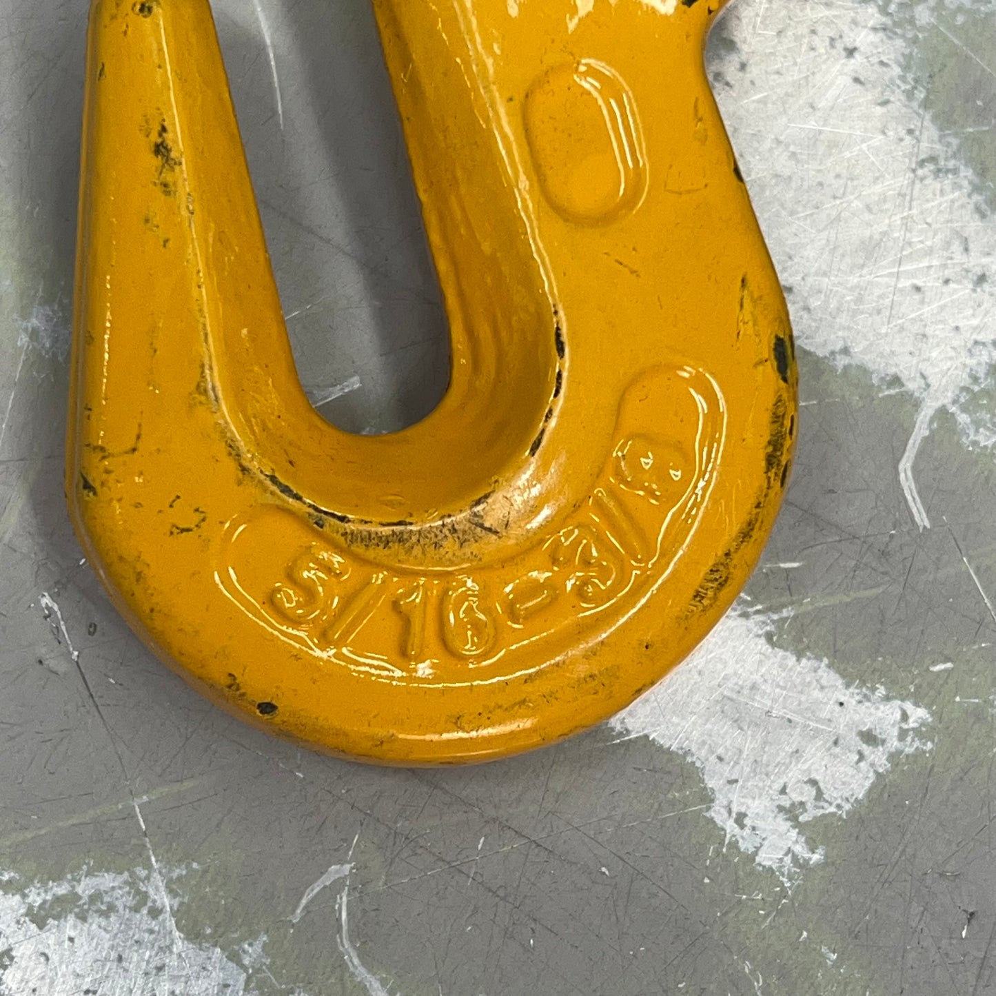 KINGCHAIN Ratchet Type Load Binder W/ Grab Hooks  5/16"-3/8" 5400lbs (Used)