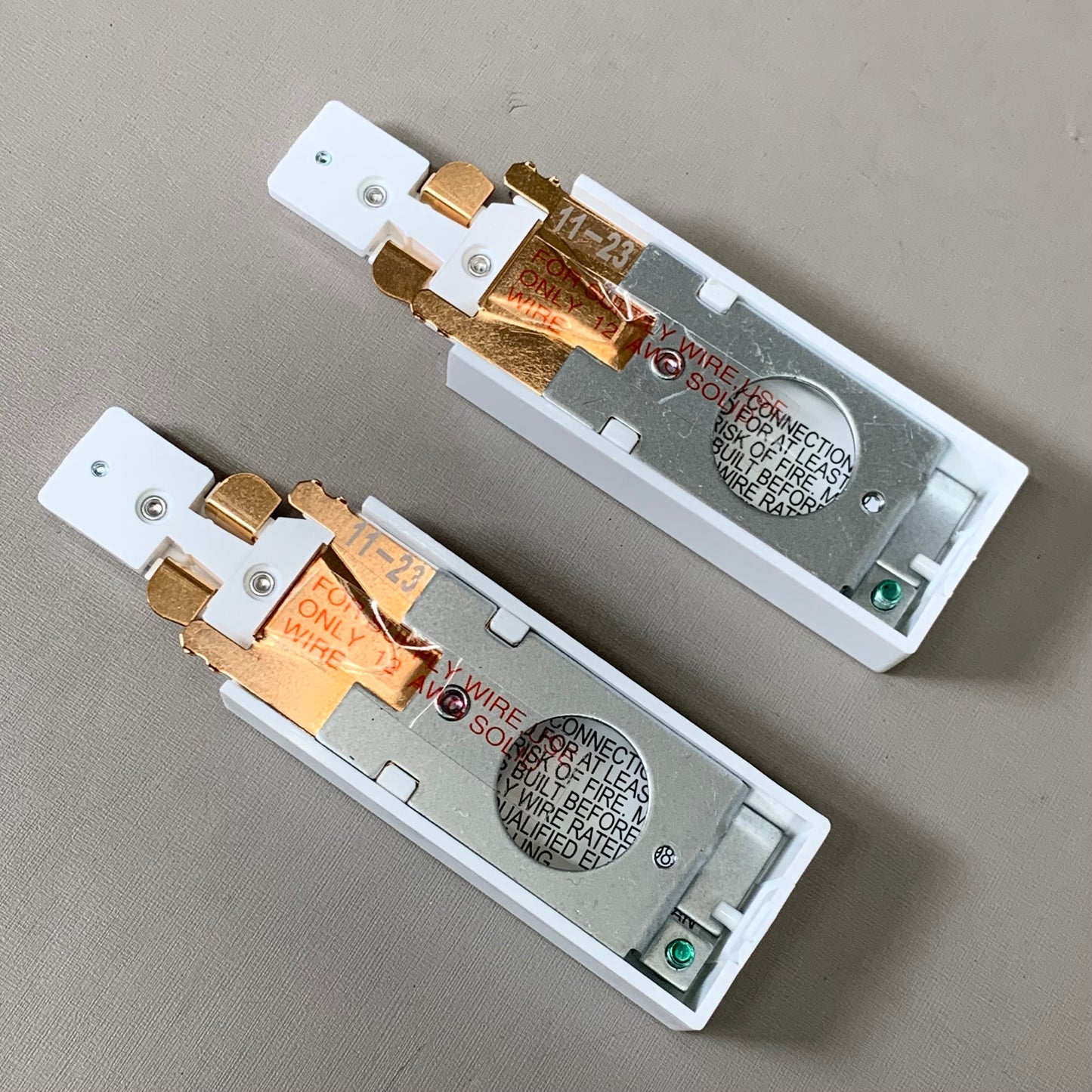 LEVITON (2 PACK) ConTech Single Circuit Live EndFeed Top Access White LA-10-P