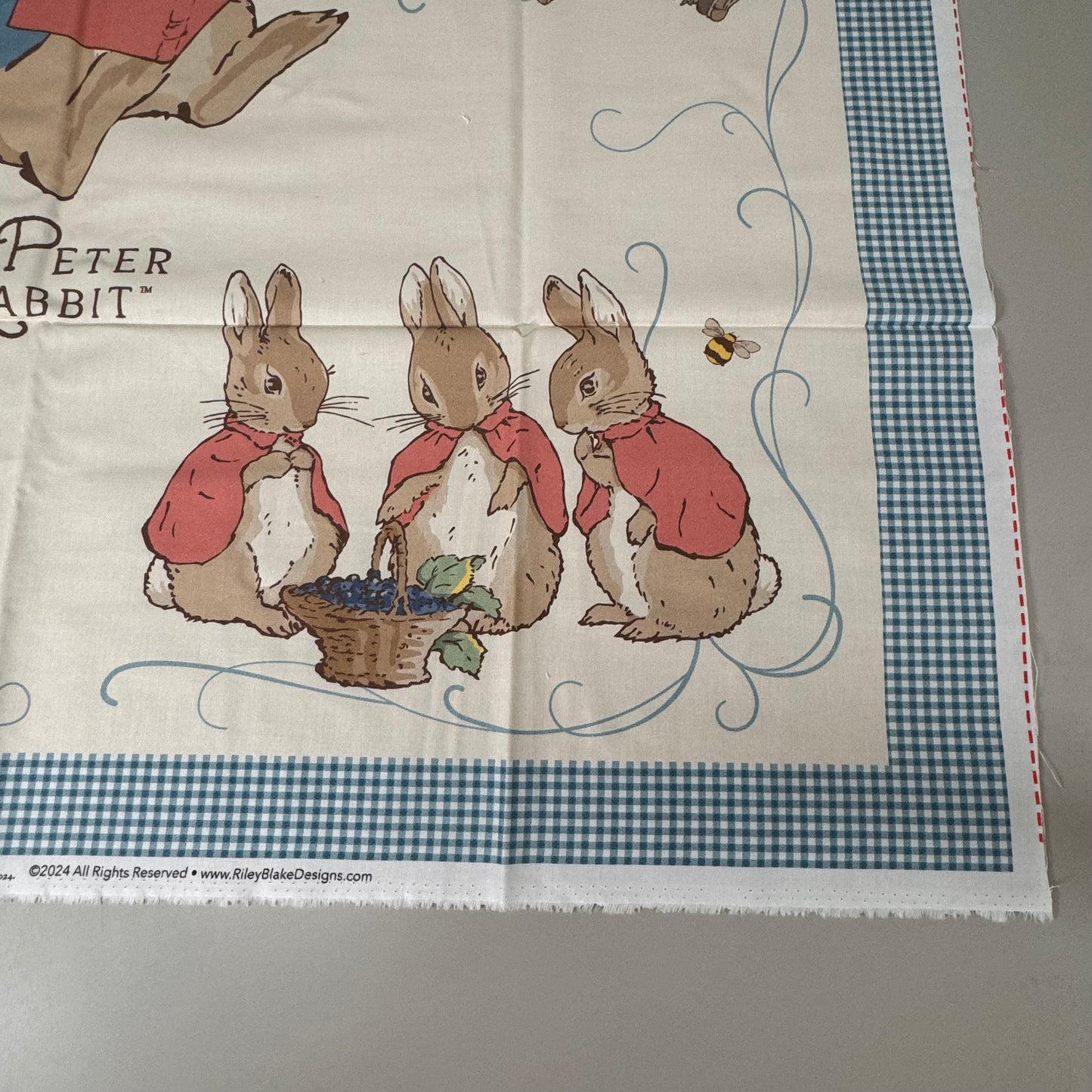 RILEY BLAKE DESIGN The Tale of Peter Rabbit Fabric 6 Cuts of 1 Yd Blue 1Yd14700B