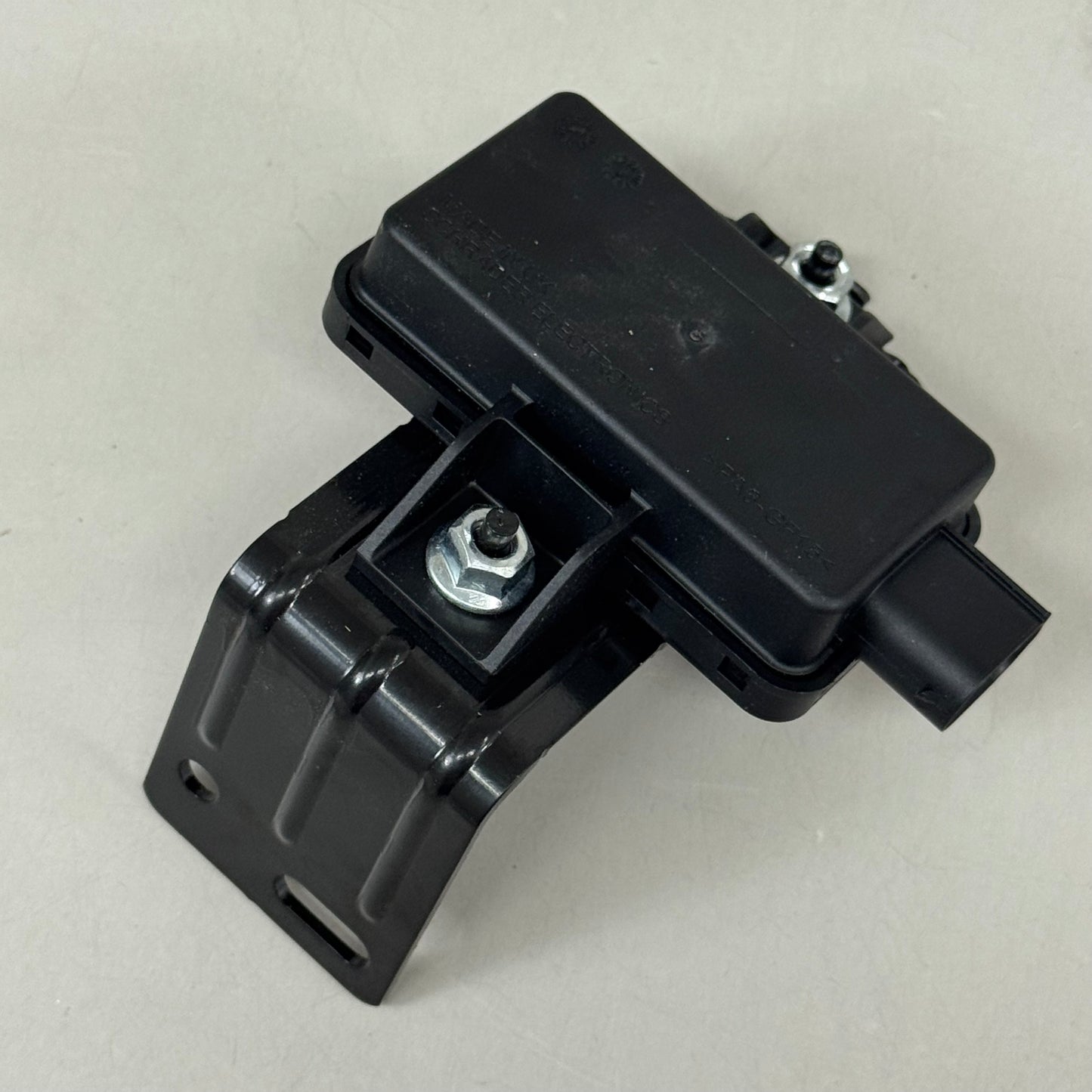 MOPAR Tire Pressure Monitoring Module For Jeep 68410628AE-001 (Distressed Packaging)