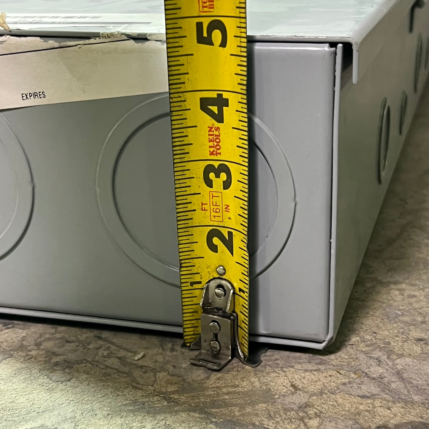 HOFFMAN Splitter Trough 8.5"L x 5"W x 48"H Grey AST4224R (New Other, Distressed Box)