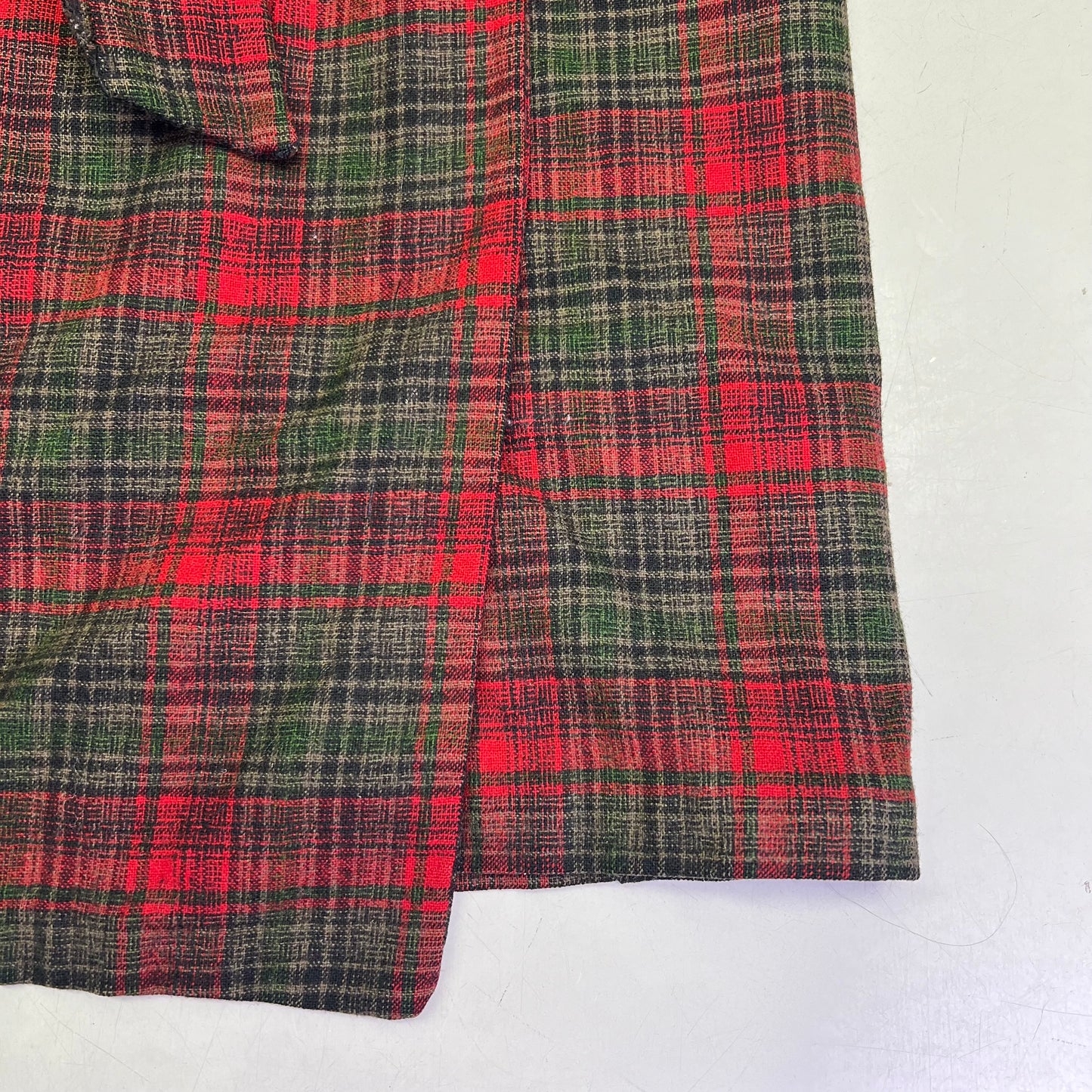 PENDLETON WOOLEN MILLS 100% Virgin Wool Rob  Men's Sz M Plaid Red/Green (Used)