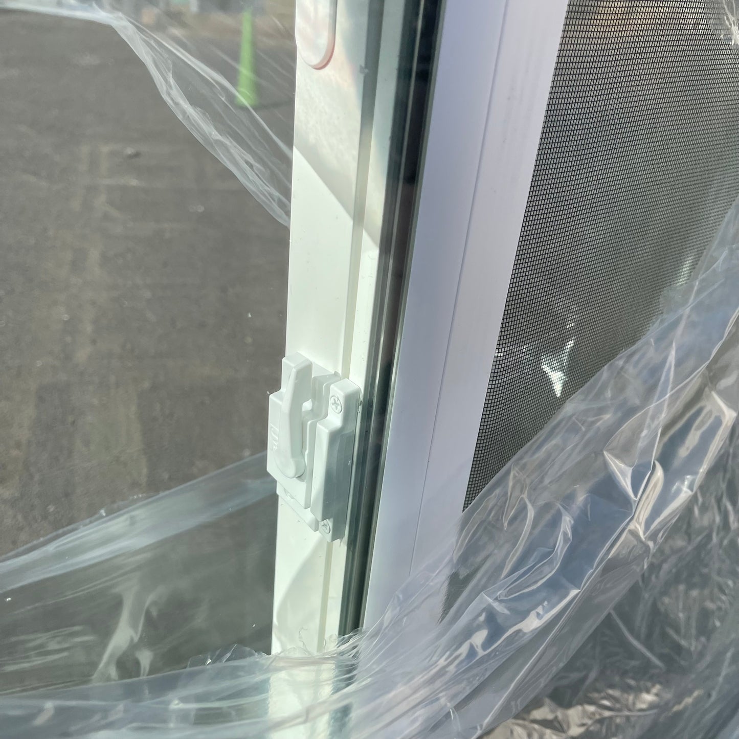 Z@ JELD-WEN Sliding Window w/ Screen 60”x48” VSH-7085V (New)