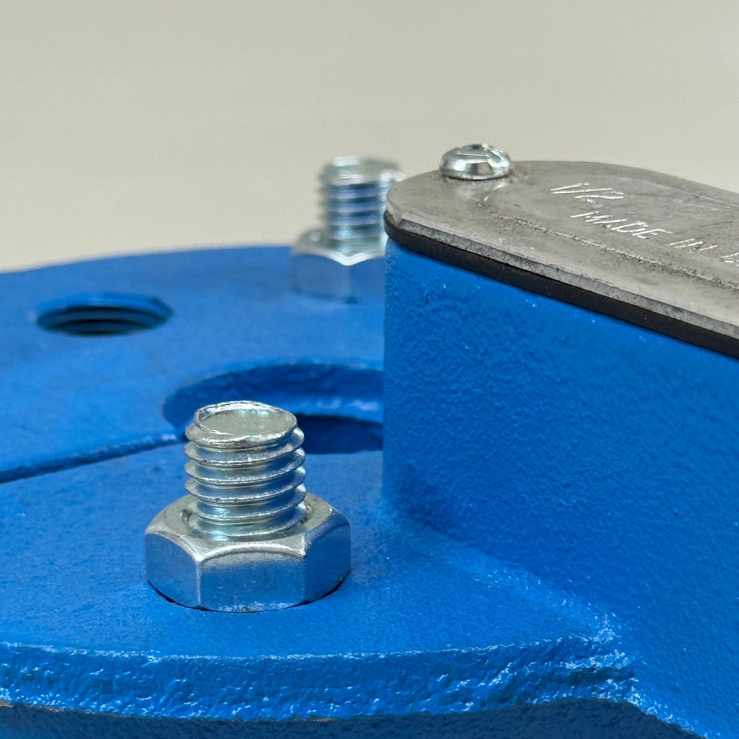 CAMPBELL  Cast Iron Well Cap/ Well Seal  6"x1-1/4" Blue SH6X1 1/4