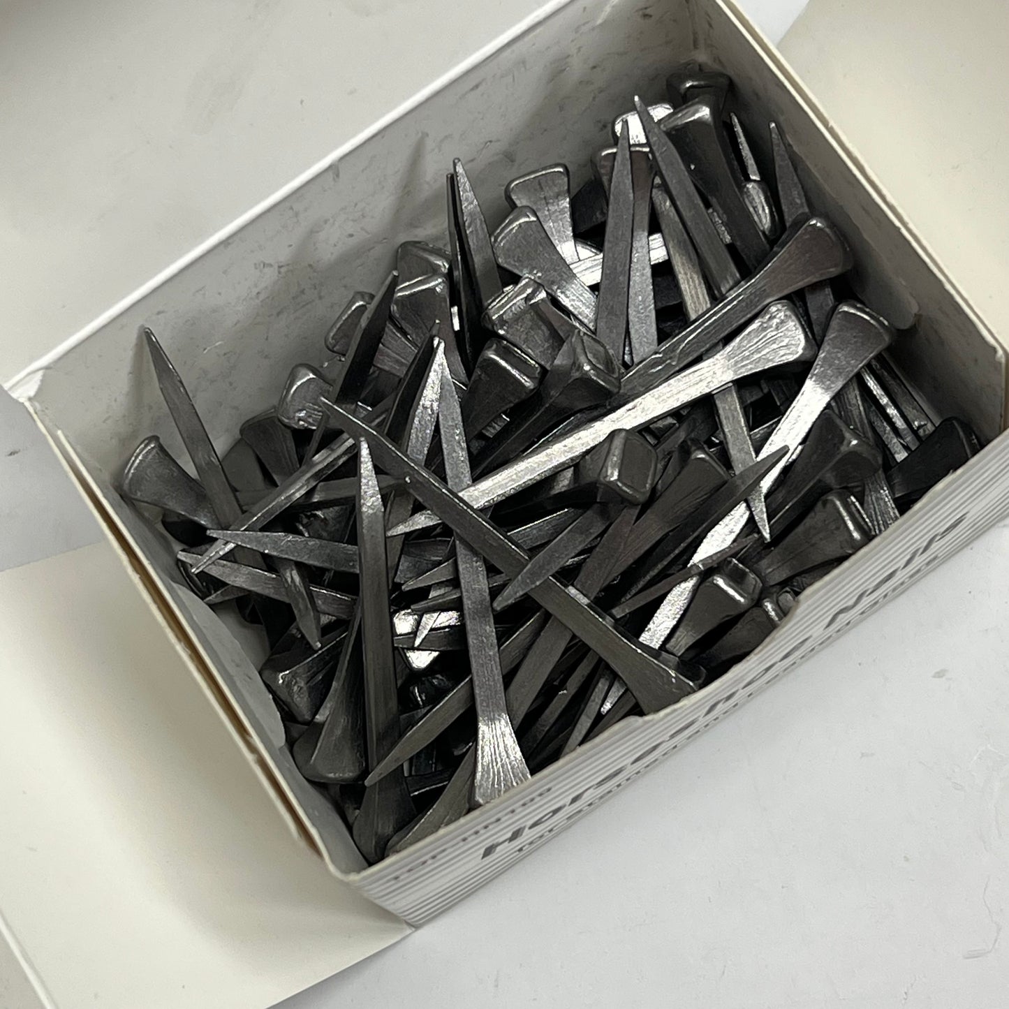 AANRAKU (100 PACK) Top Tools Horseshoe Nails for Glass  47.5 MM - 1.87" Silver