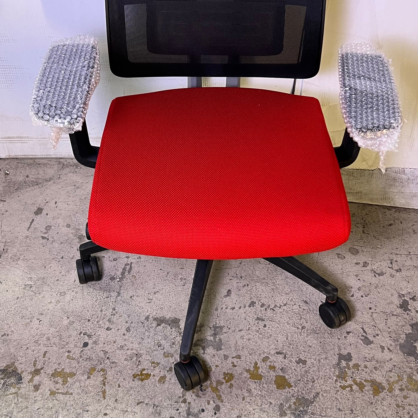 SITONIT SEATING Amplify Office Chair, Red Sz 19"W x 20"L x 42"H, 36-0164 (New Other, Distressed Box)
