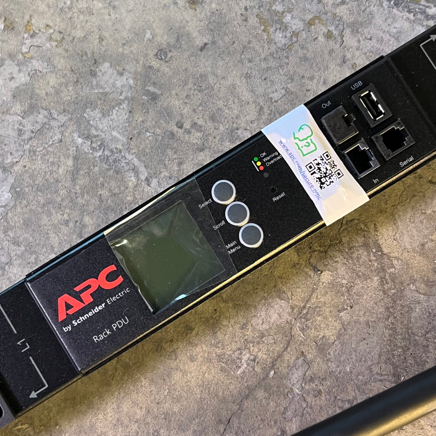 APC SCHNEIDER ELECTRIC Rack Pdu Metered 16A Sz 70.51"H x 2.20"W x 1.73"D AP8881