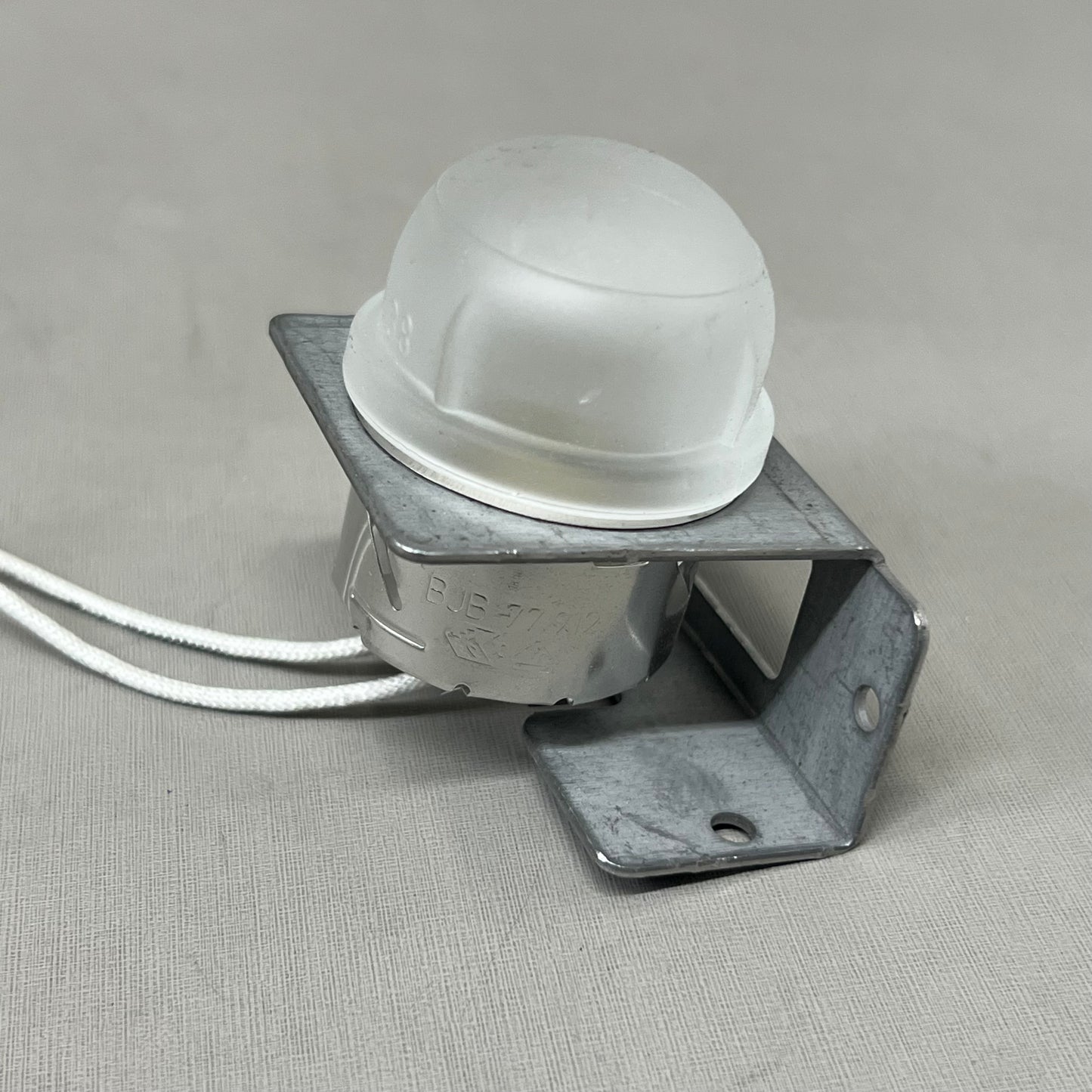 KINGSMAN Four-Lamp Universal Accent Light Kit For ZCVRB60 Glass Media ULK64