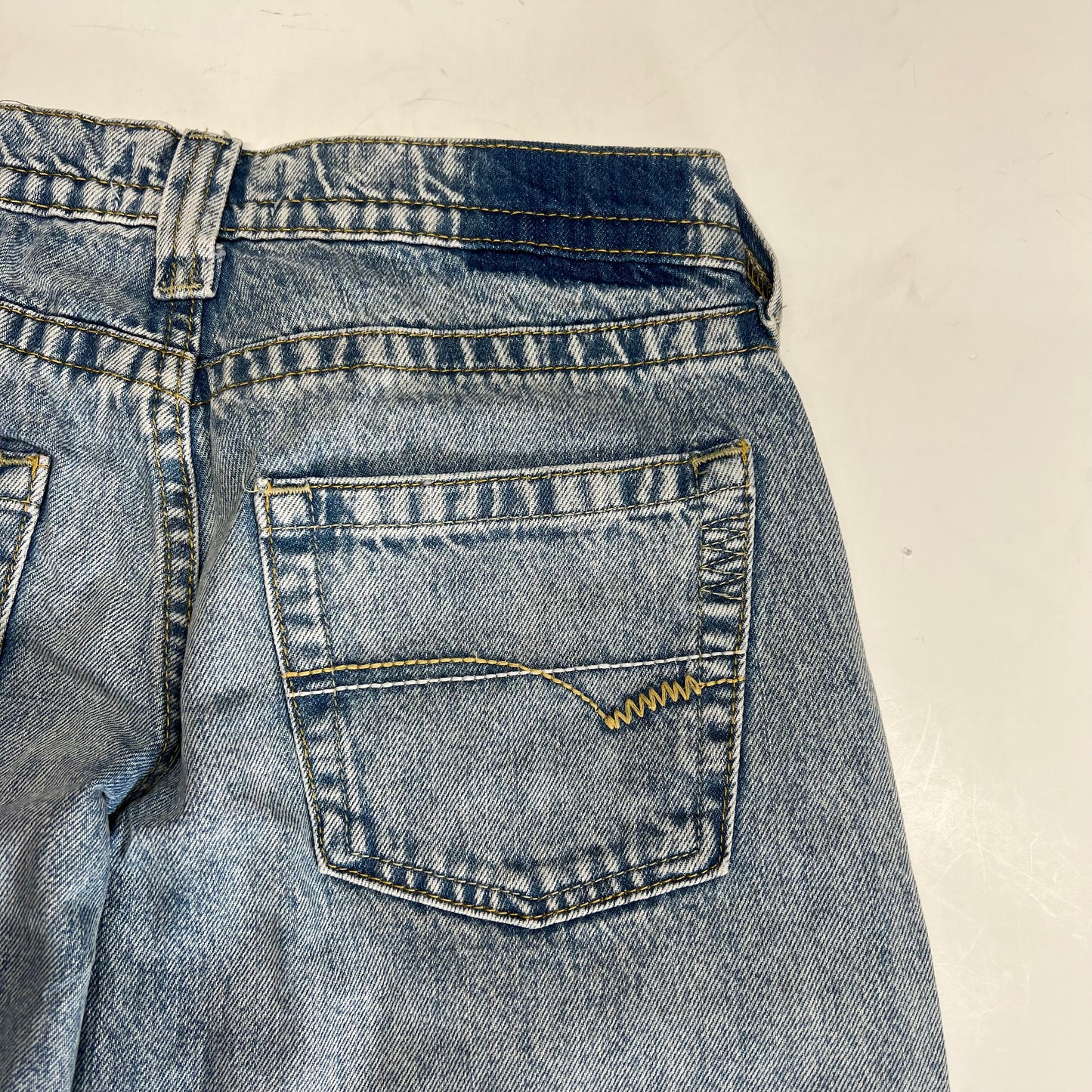 URBAN OUTFITTERS Kayla Low Rider Wide Leg Jeans Women's Sz 24W 32L Bleach
