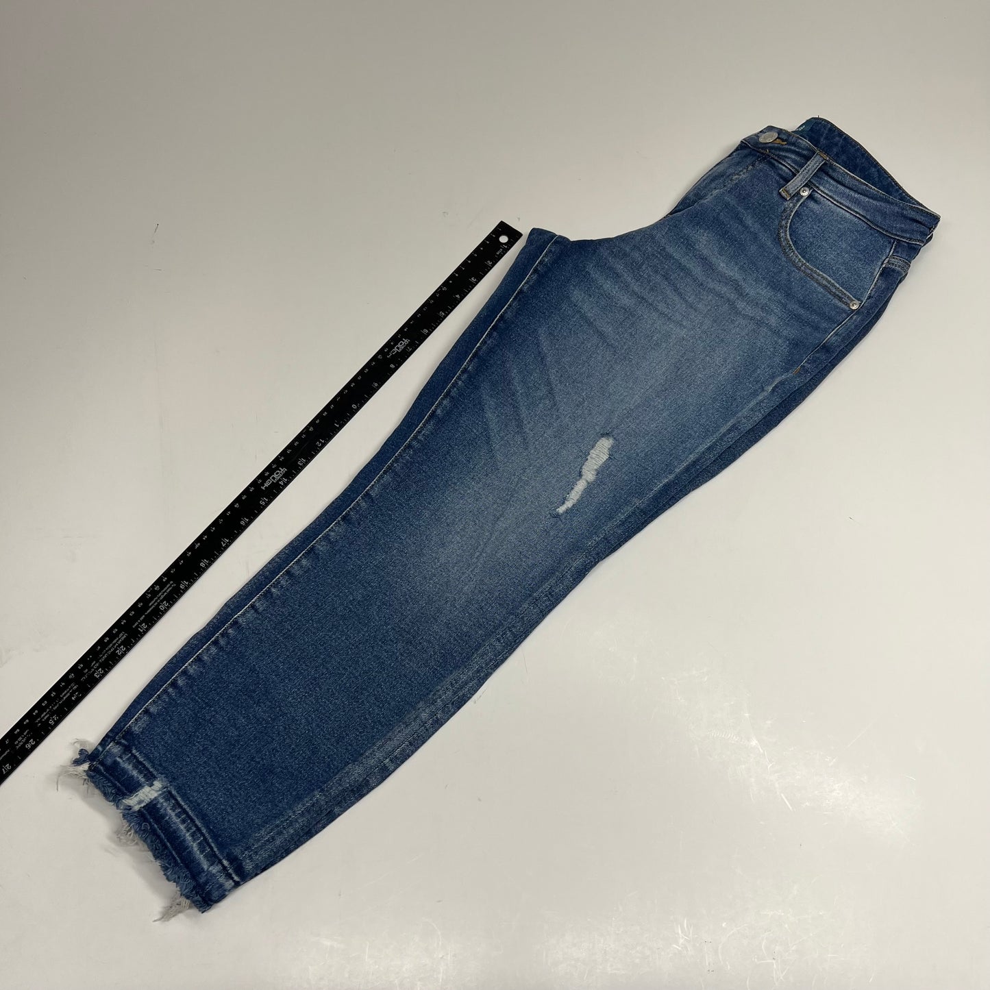 JAG Carter Girlfriend Jean Distressed Women's Sz 10/26 Light Wash J2874SAT307